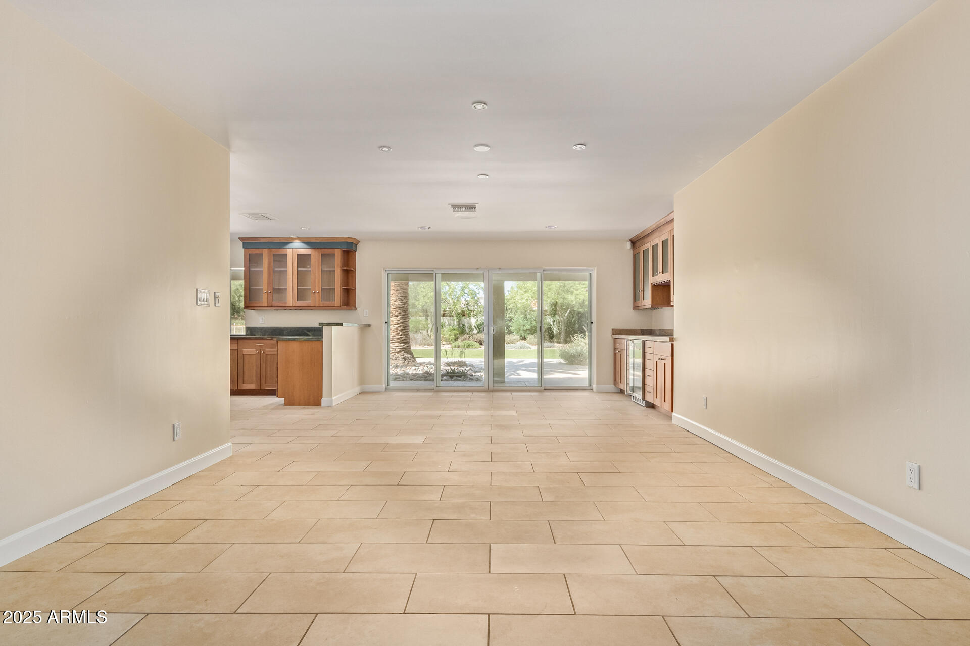 6102 E ASTER Drive