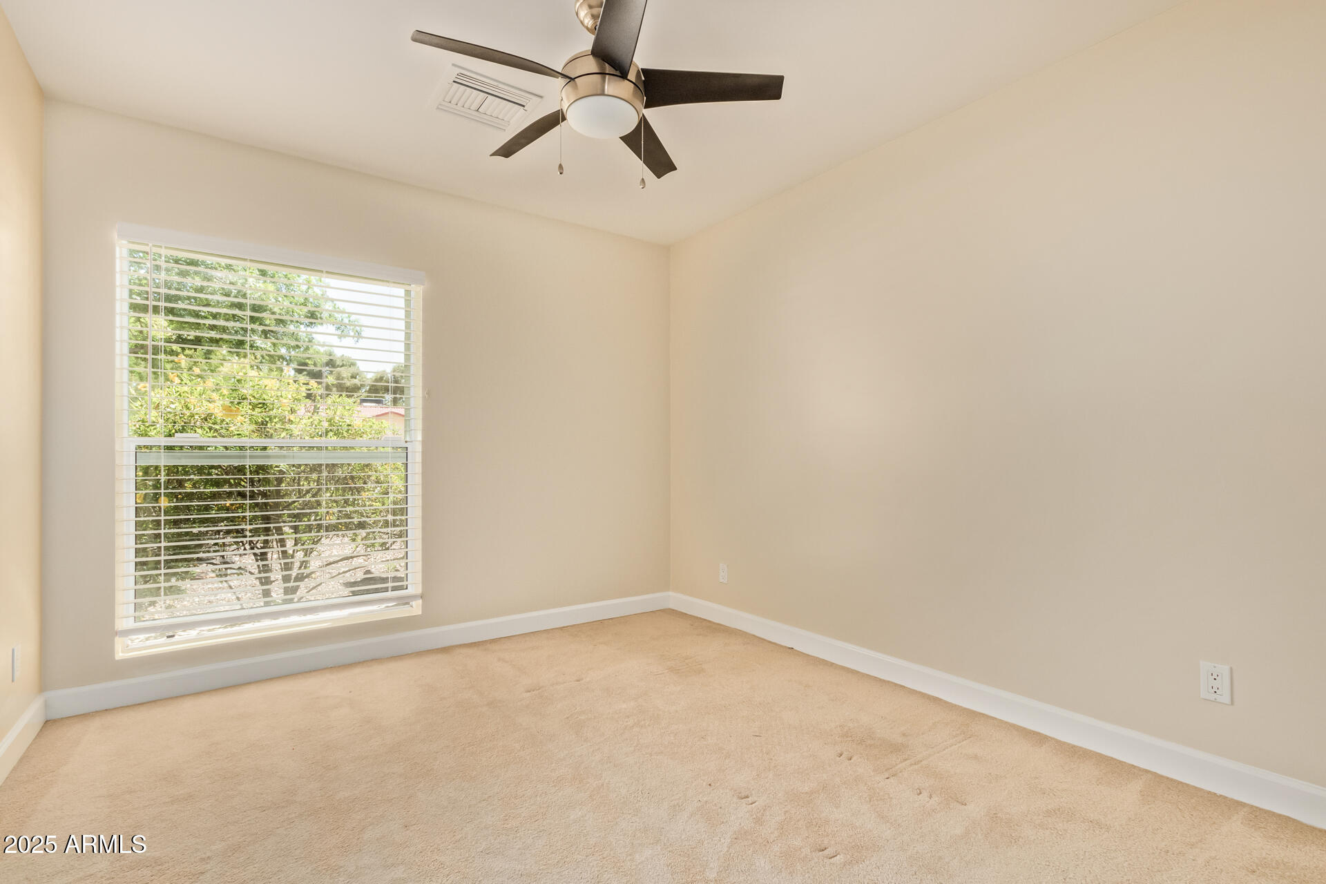 6102 E ASTER Drive
