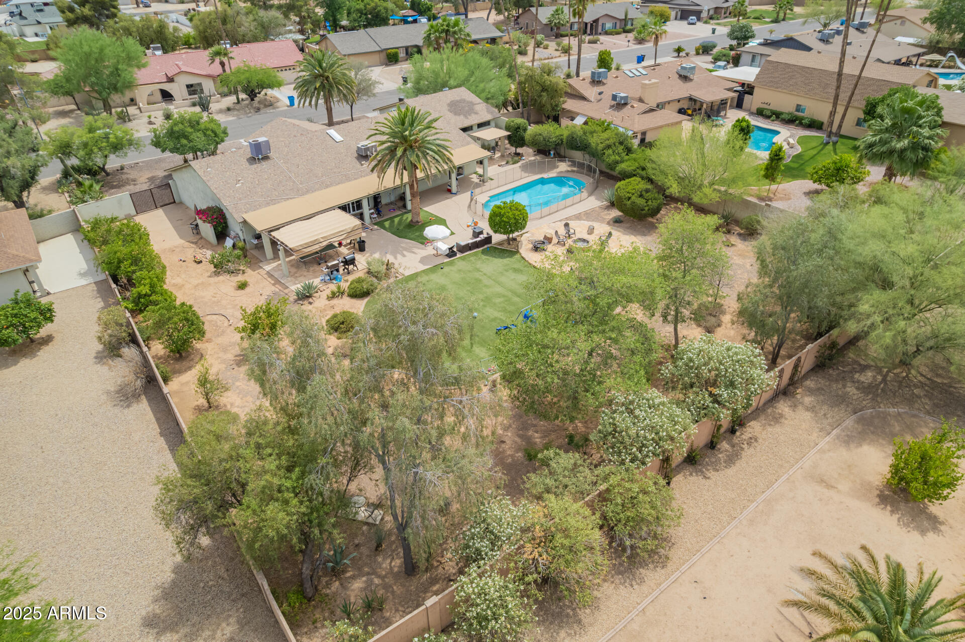 6102 E ASTER Drive