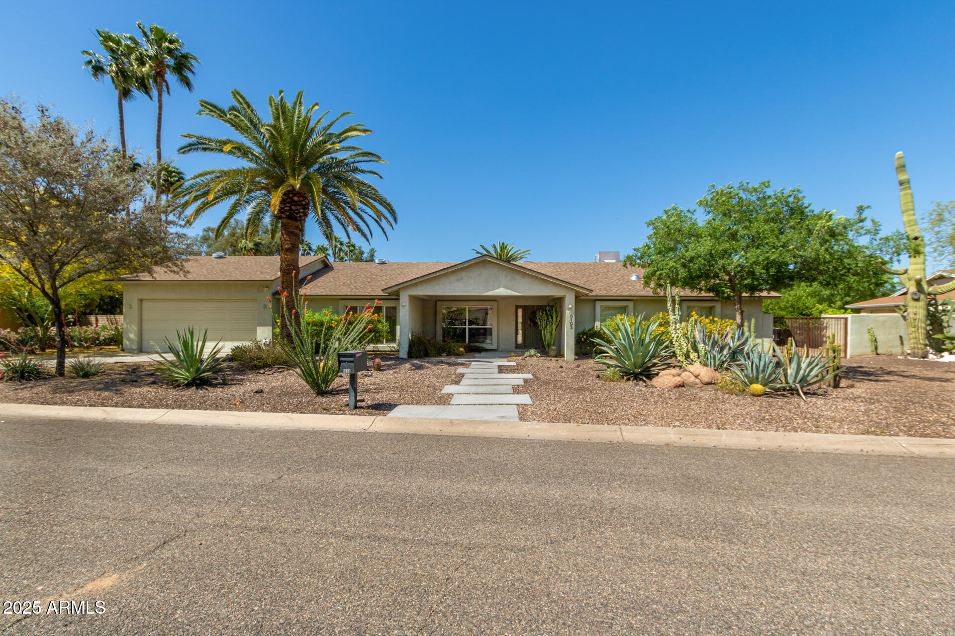 6102 E ASTER Drive