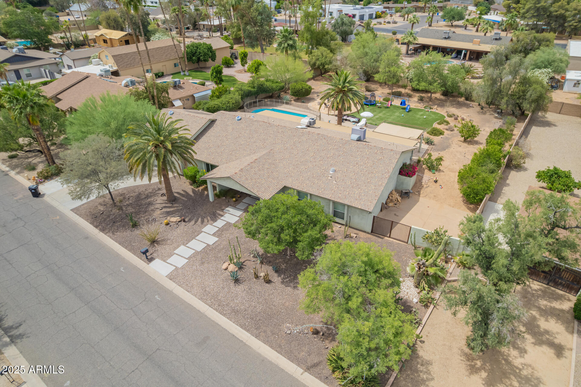 6102 E ASTER Drive