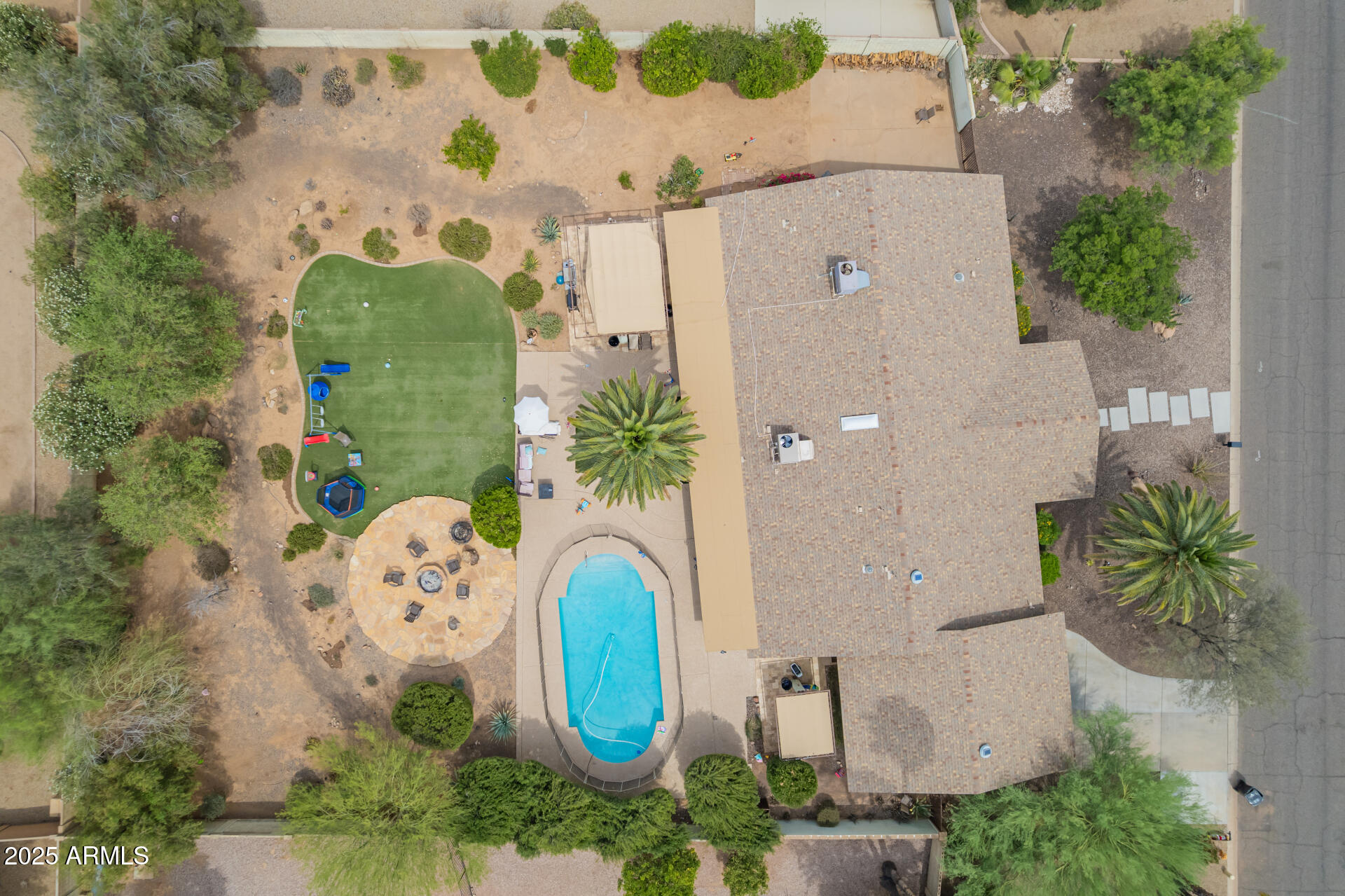 6102 E ASTER Drive