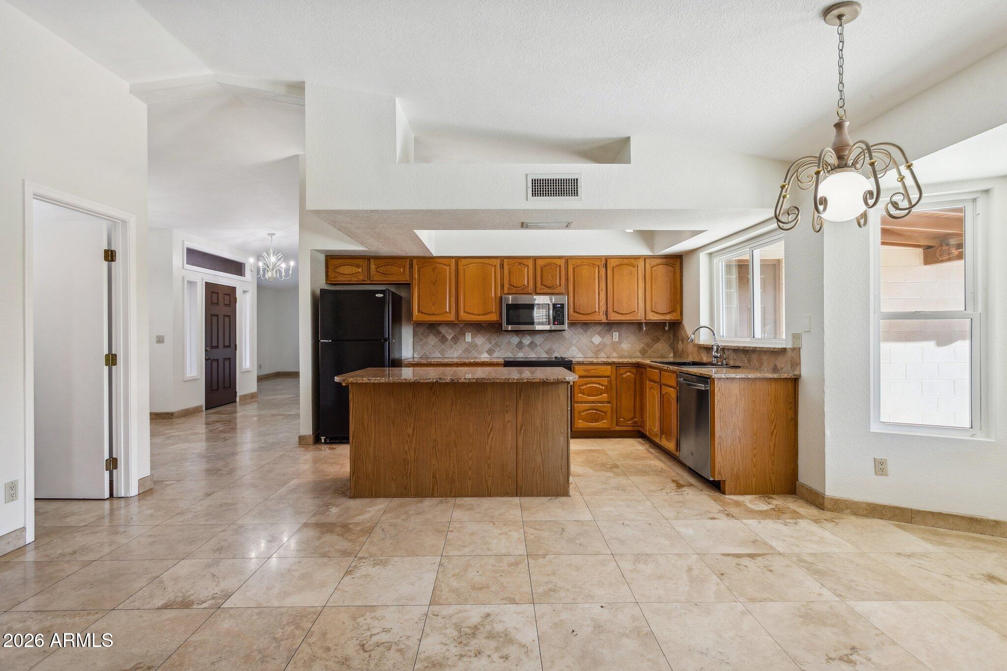 3337 W Taro Lane