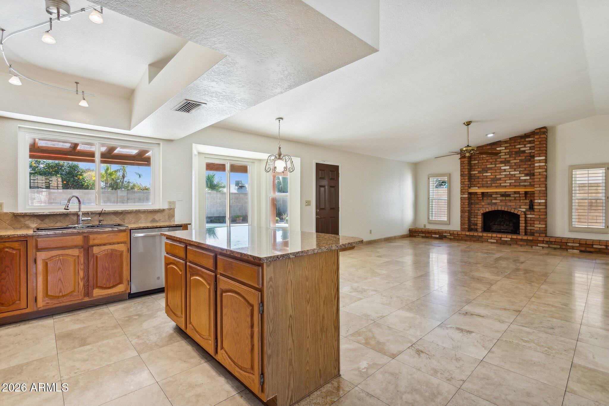 3337 W Taro Lane
