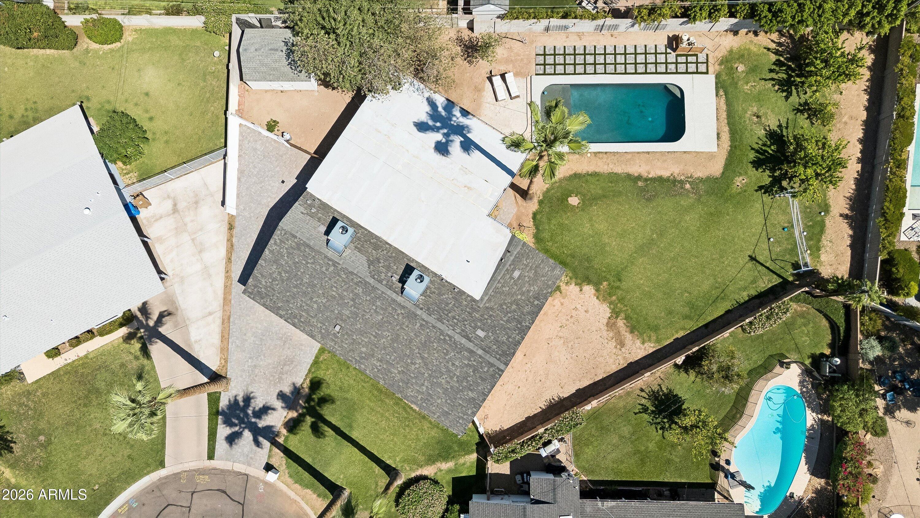 504 W HARMONT Drive