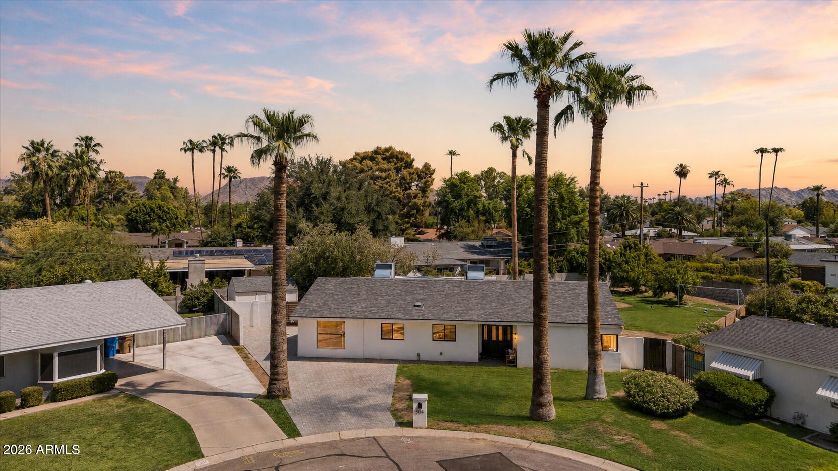 504 W HARMONT Drive