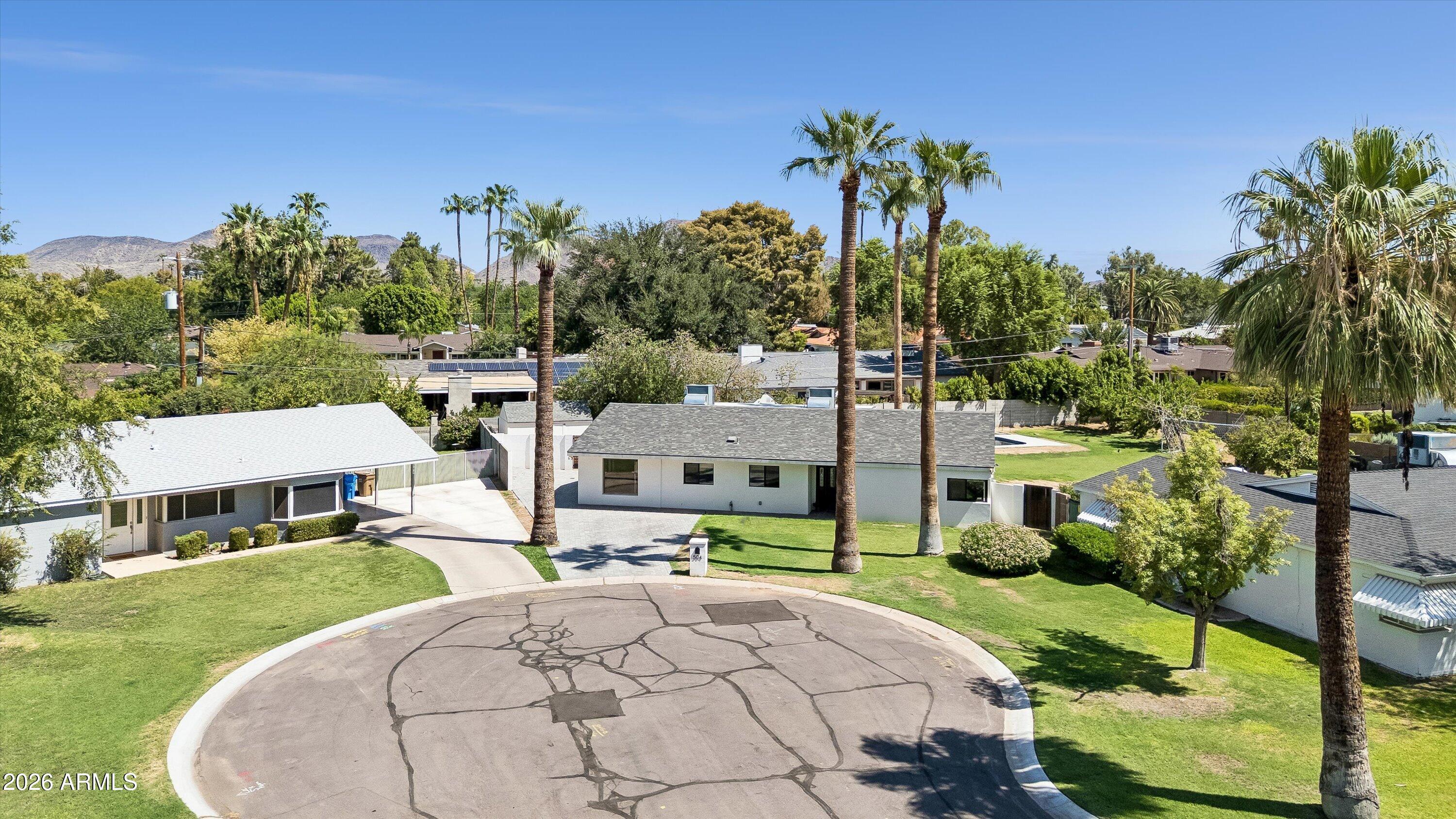 504 W HARMONT Drive