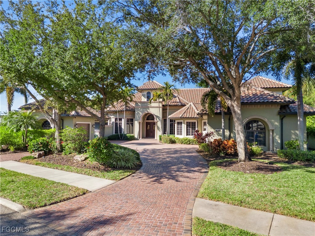 1265 Canterbury DR