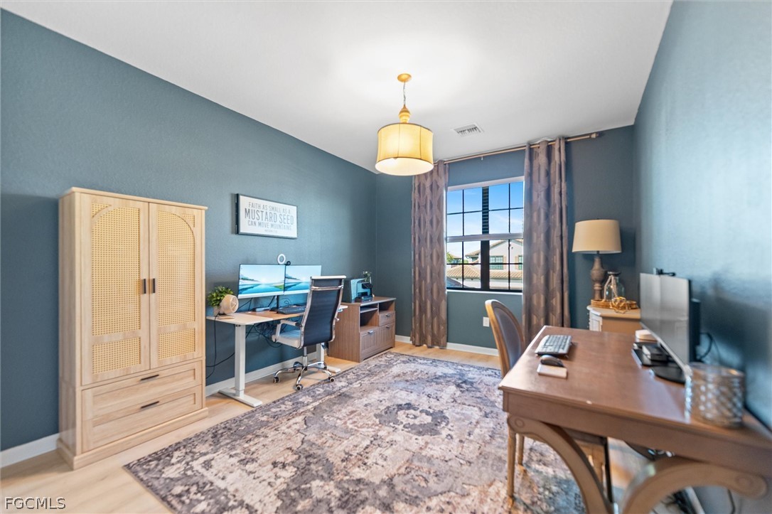 12027 Hawthorn Lake DR 202