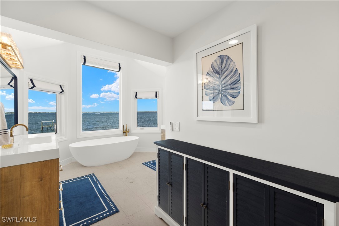 8451 Casa Del Rio LN