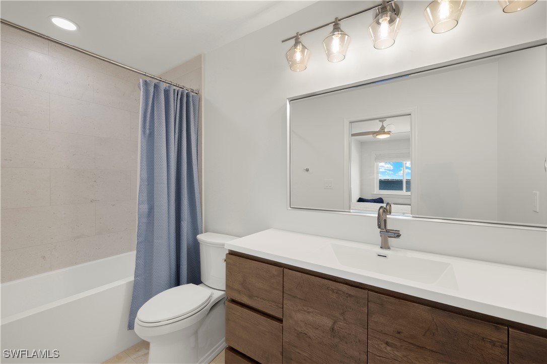 8451 Casa Del Rio LN