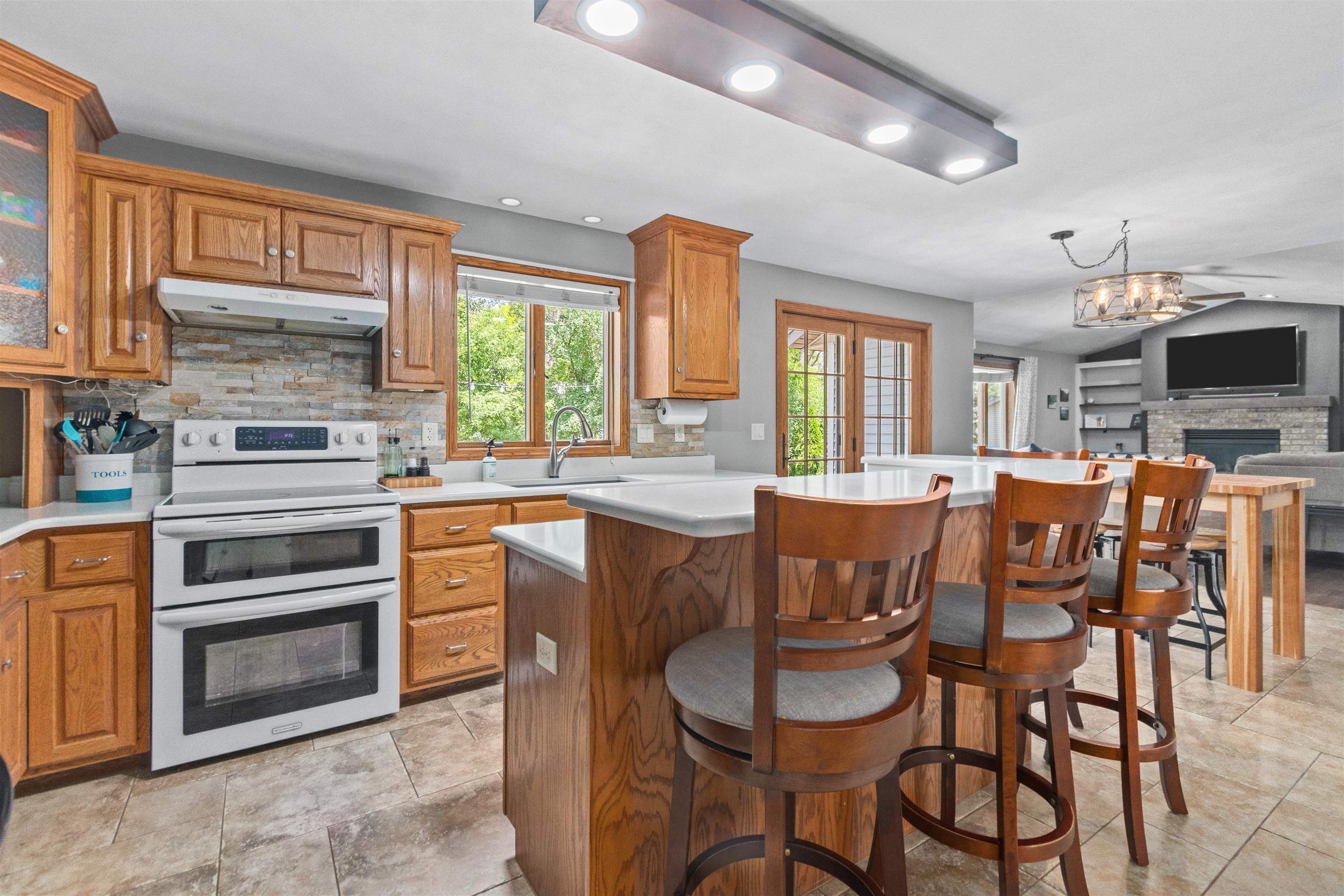 1364 WHIPPLETREE Lane