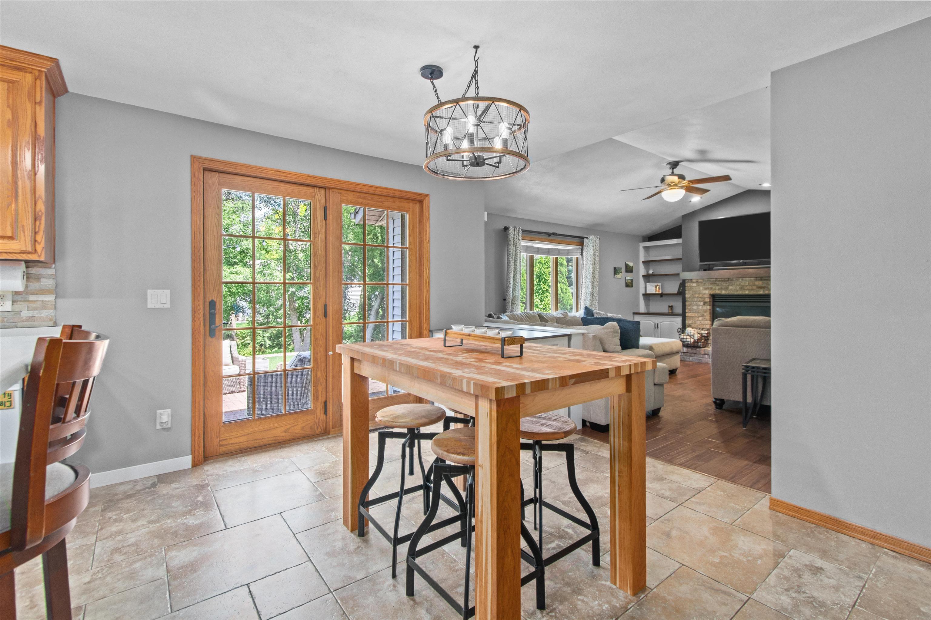 1364 WHIPPLETREE Lane