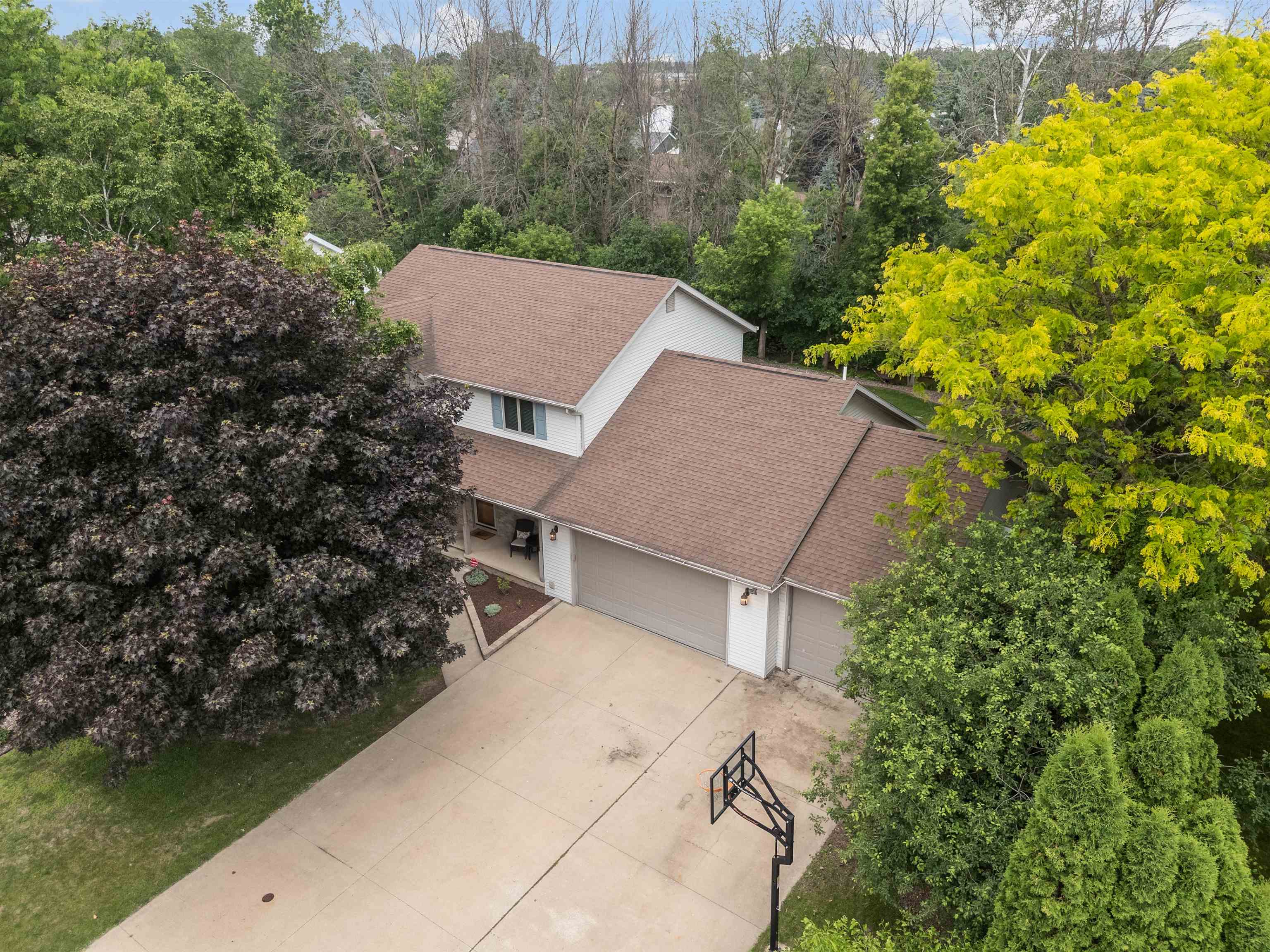 1364 WHIPPLETREE Lane