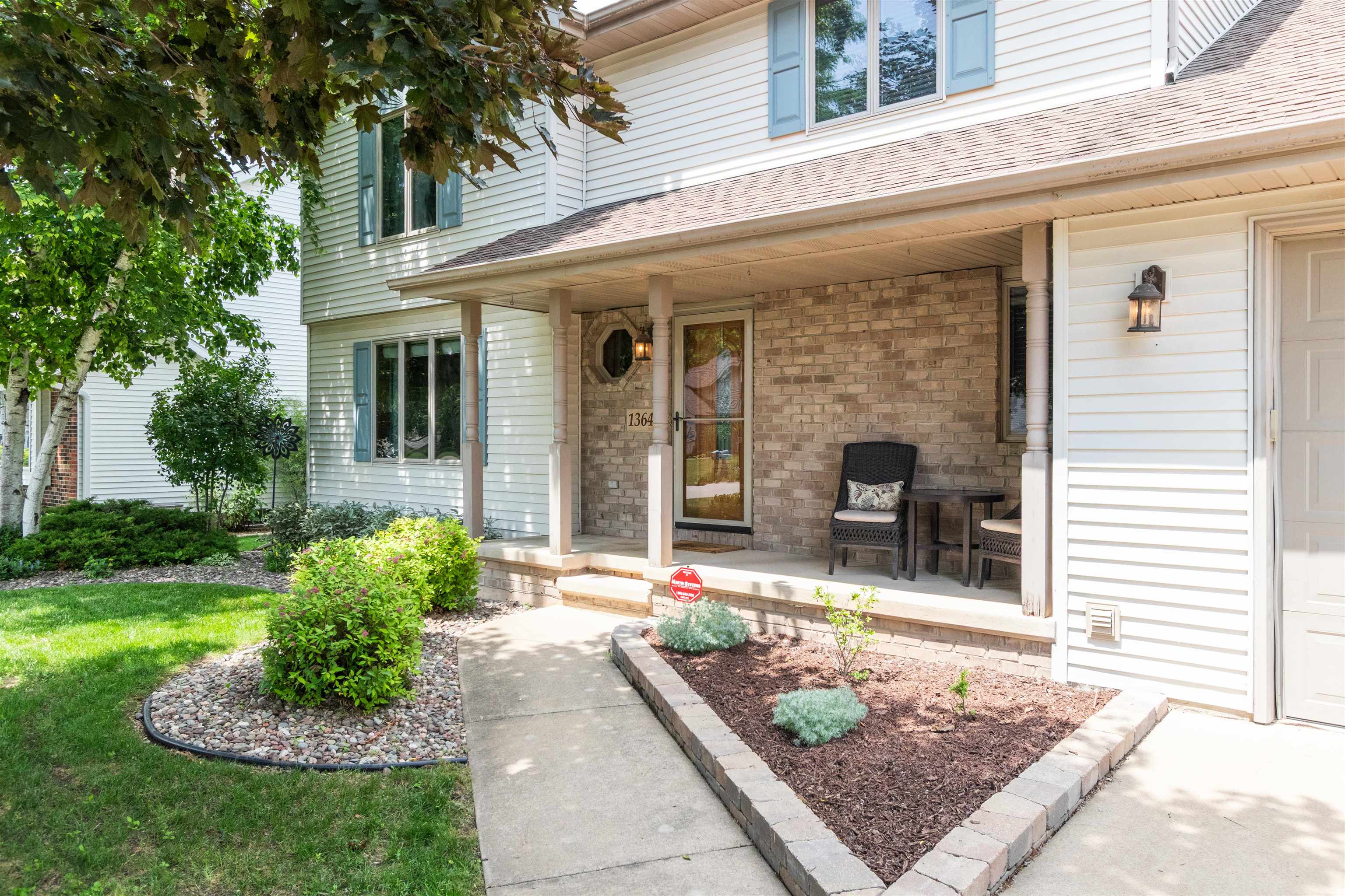 1364 WHIPPLETREE Lane