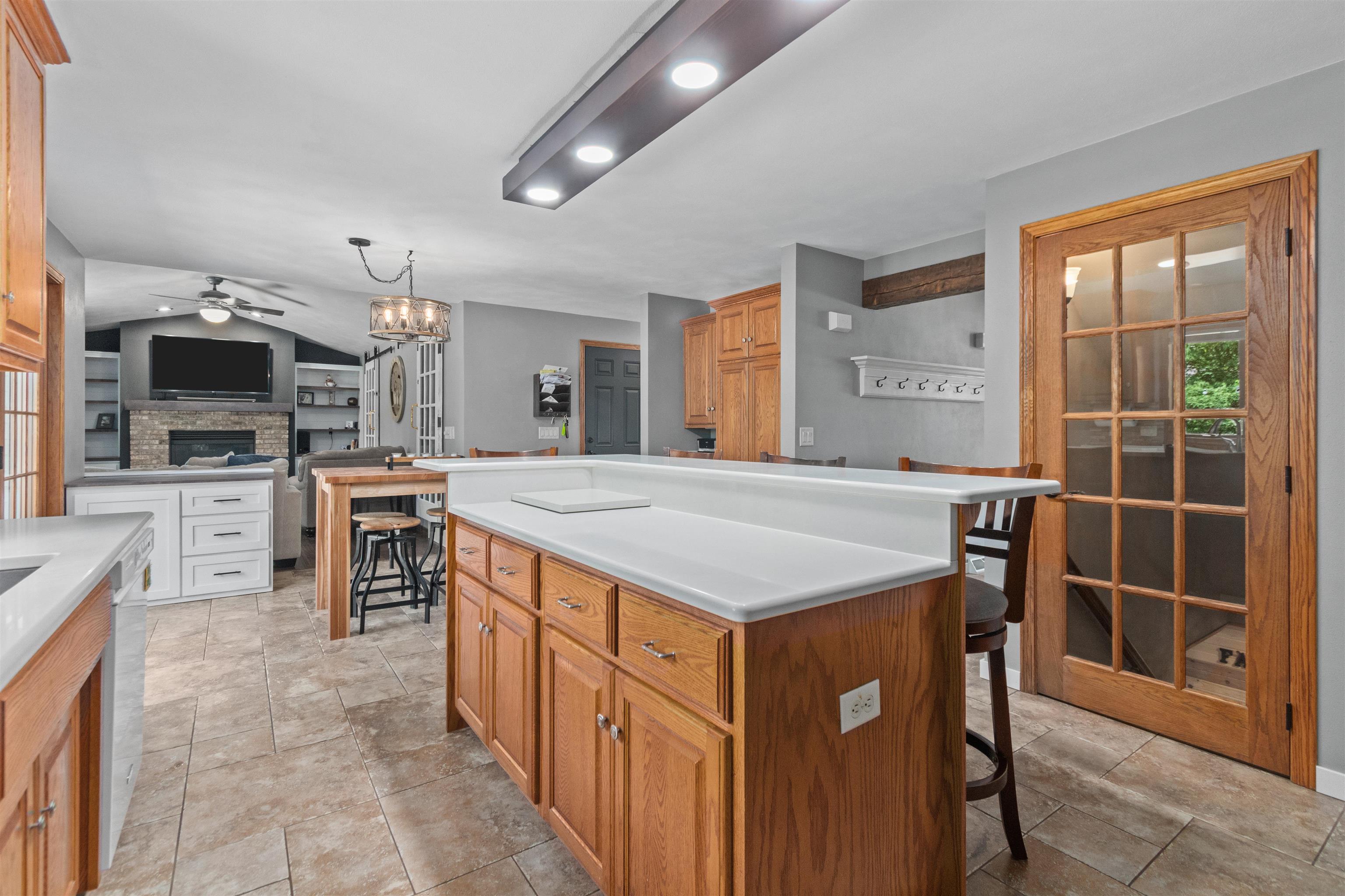 1364 WHIPPLETREE Lane