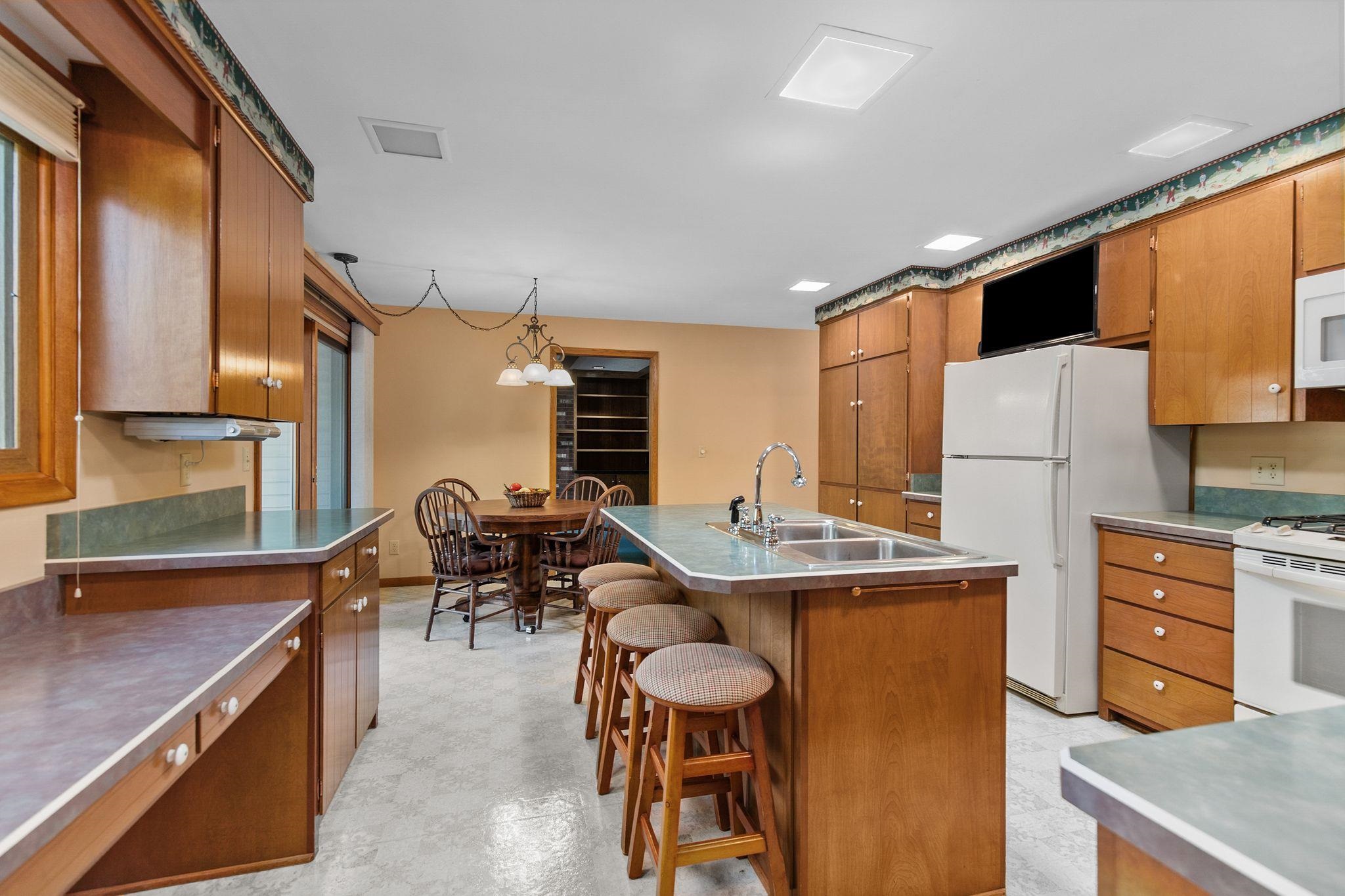 2601 BEECHWOOD Court