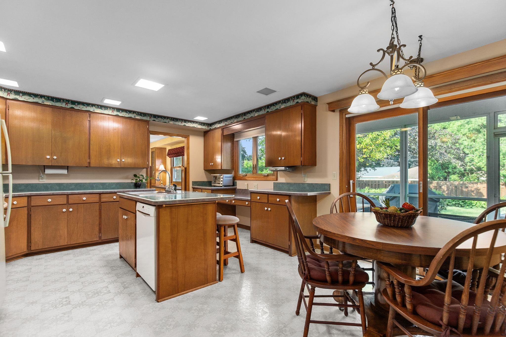 2601 BEECHWOOD Court
