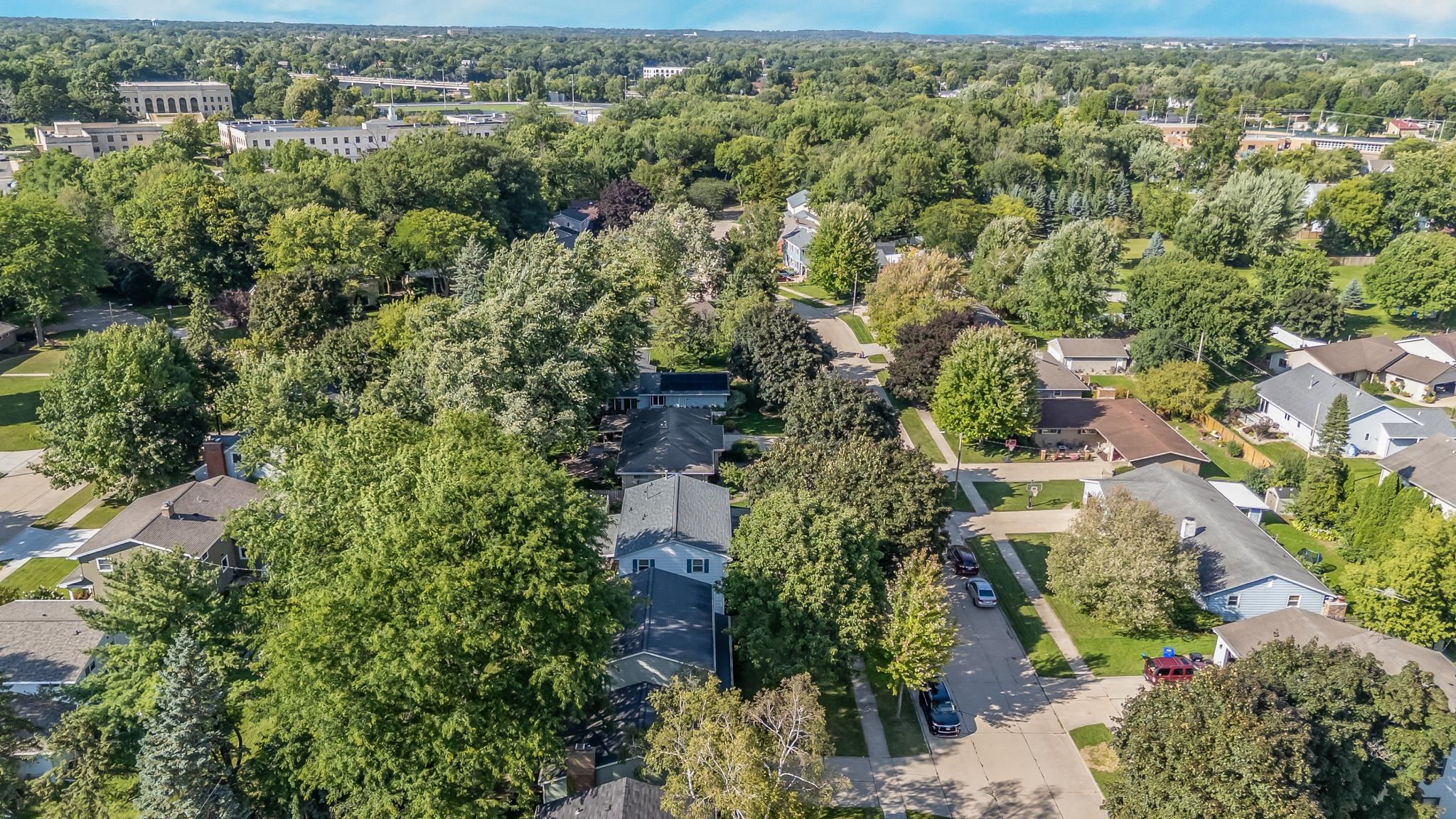 63 S MEADOWS Drive