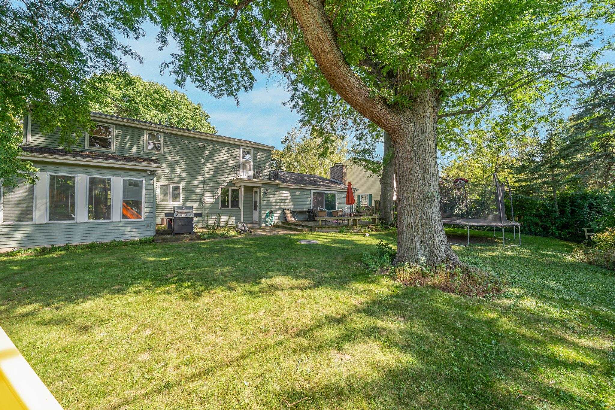 63 S MEADOWS Drive