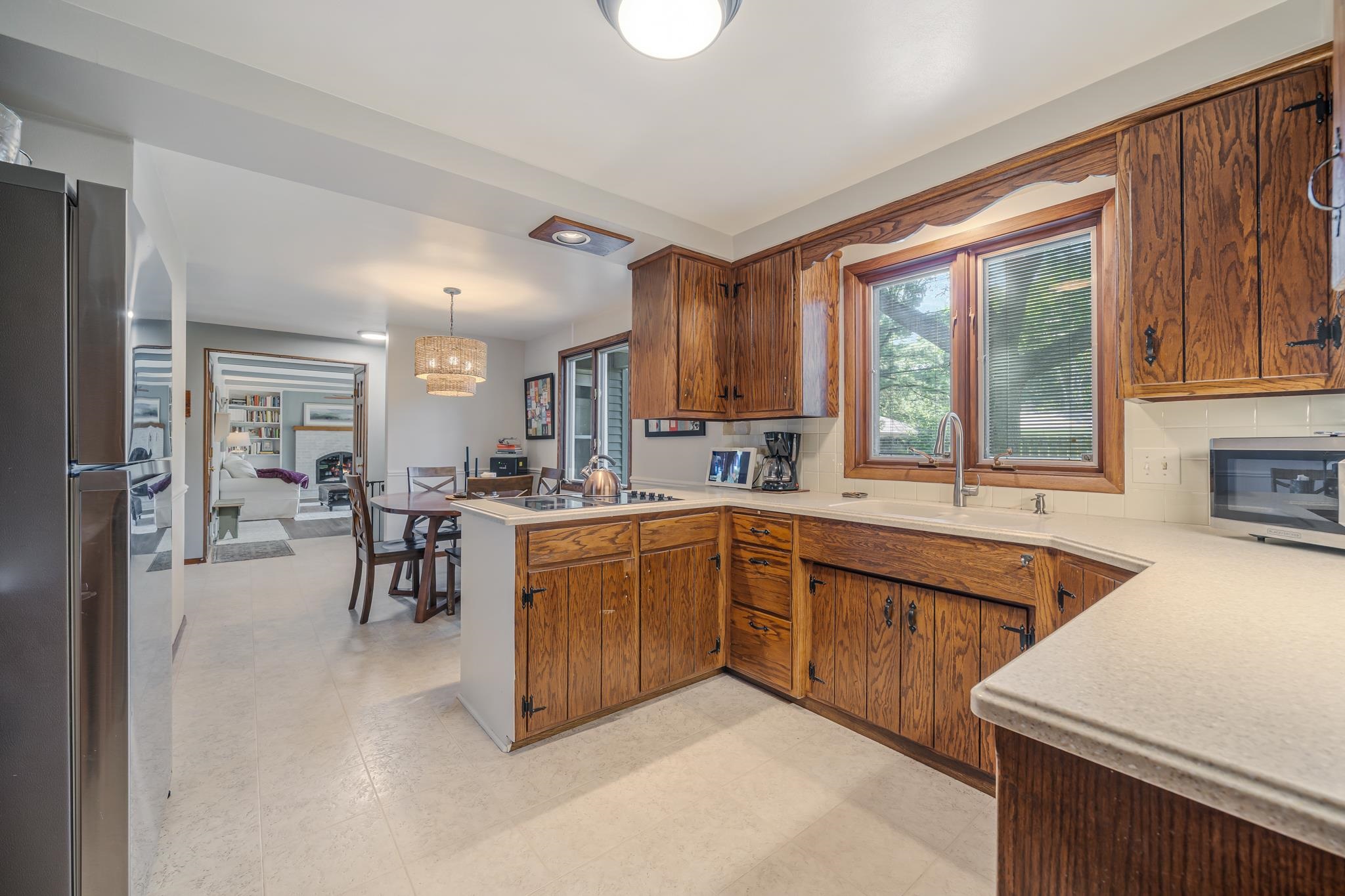 63 S MEADOWS Drive