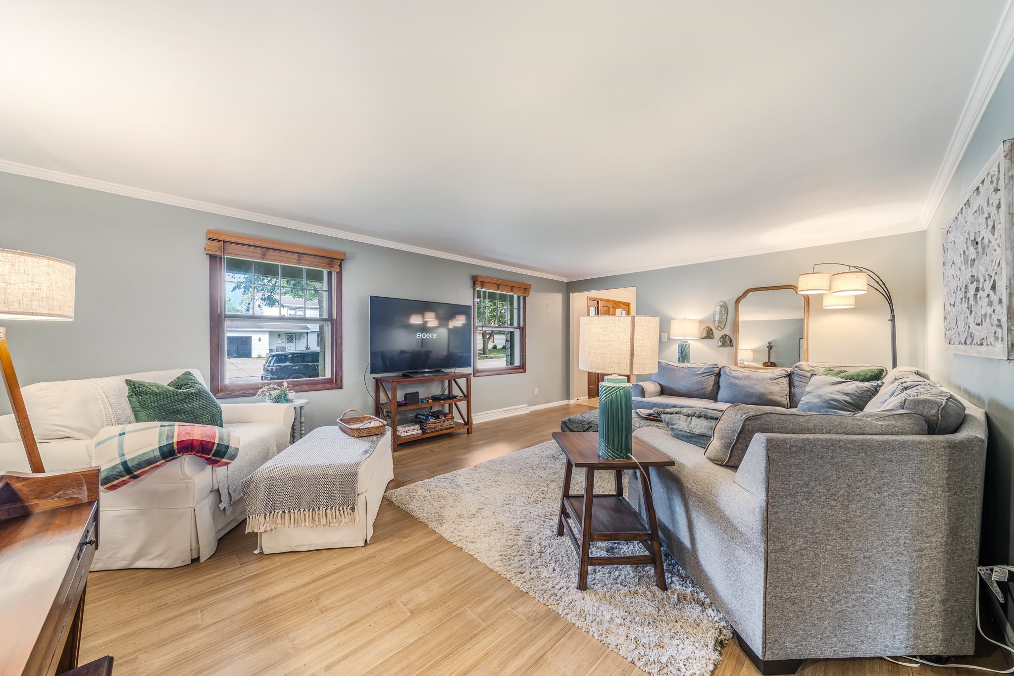 63 S MEADOWS Drive