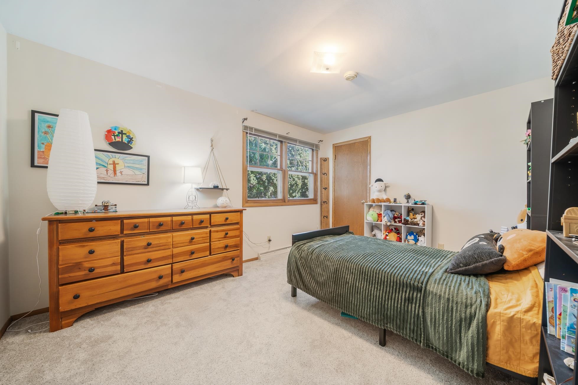 63 S MEADOWS Drive