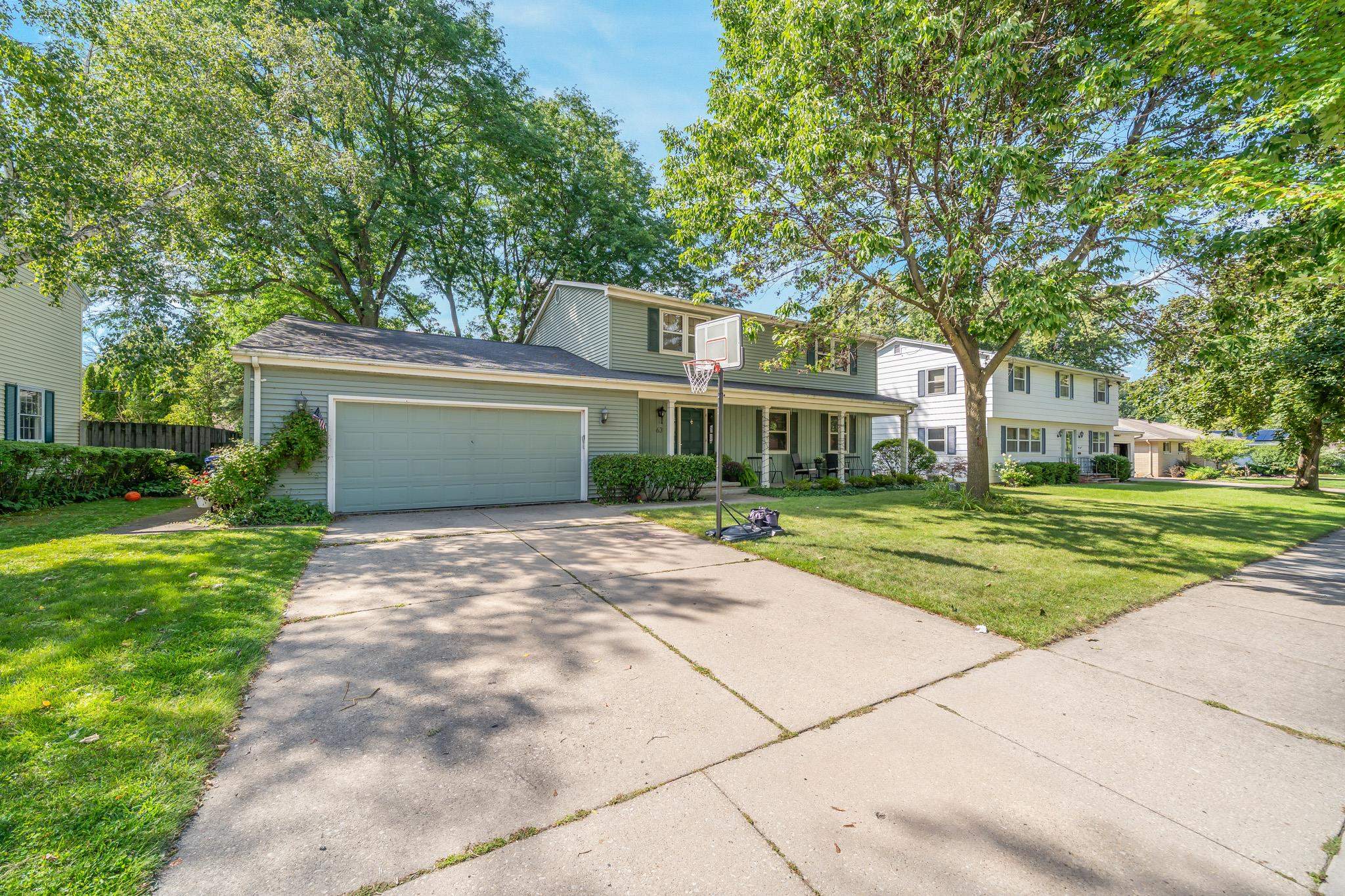 63 S MEADOWS Drive