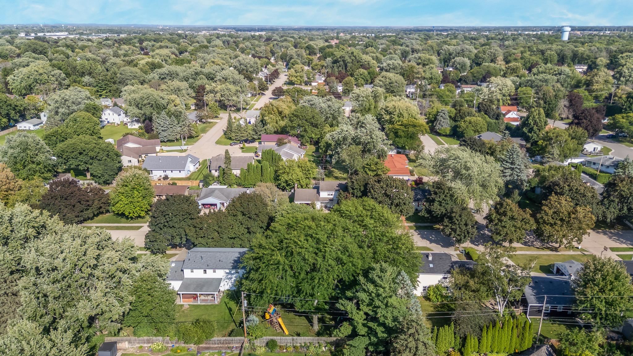 63 S MEADOWS Drive