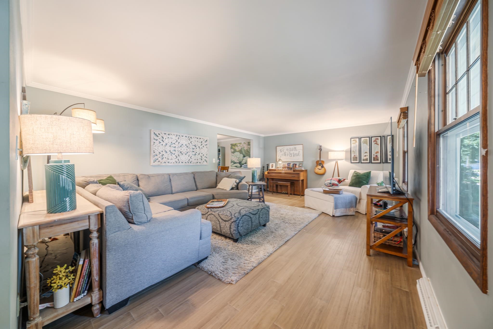 63 S MEADOWS Drive