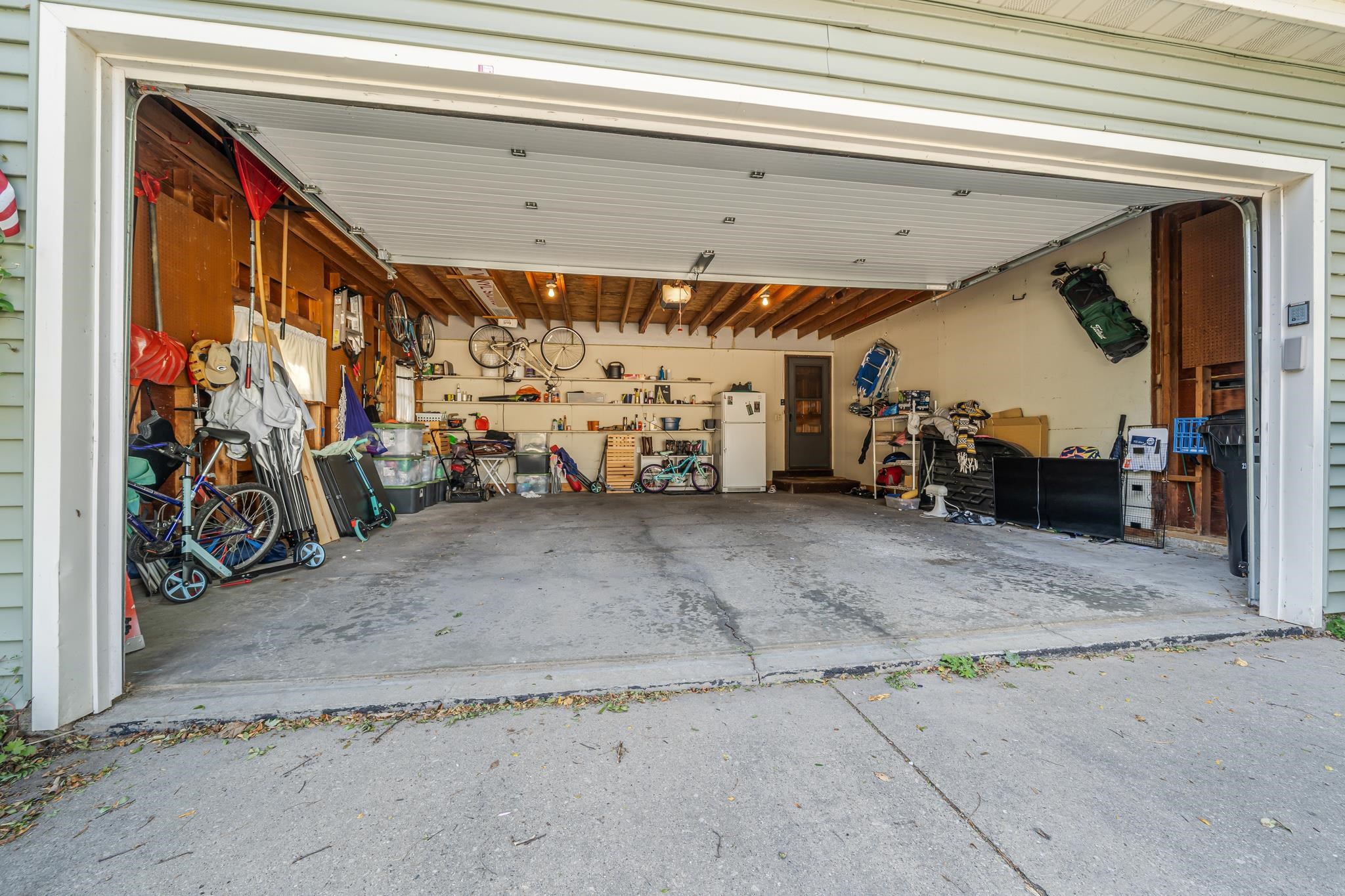 63 S MEADOWS Drive