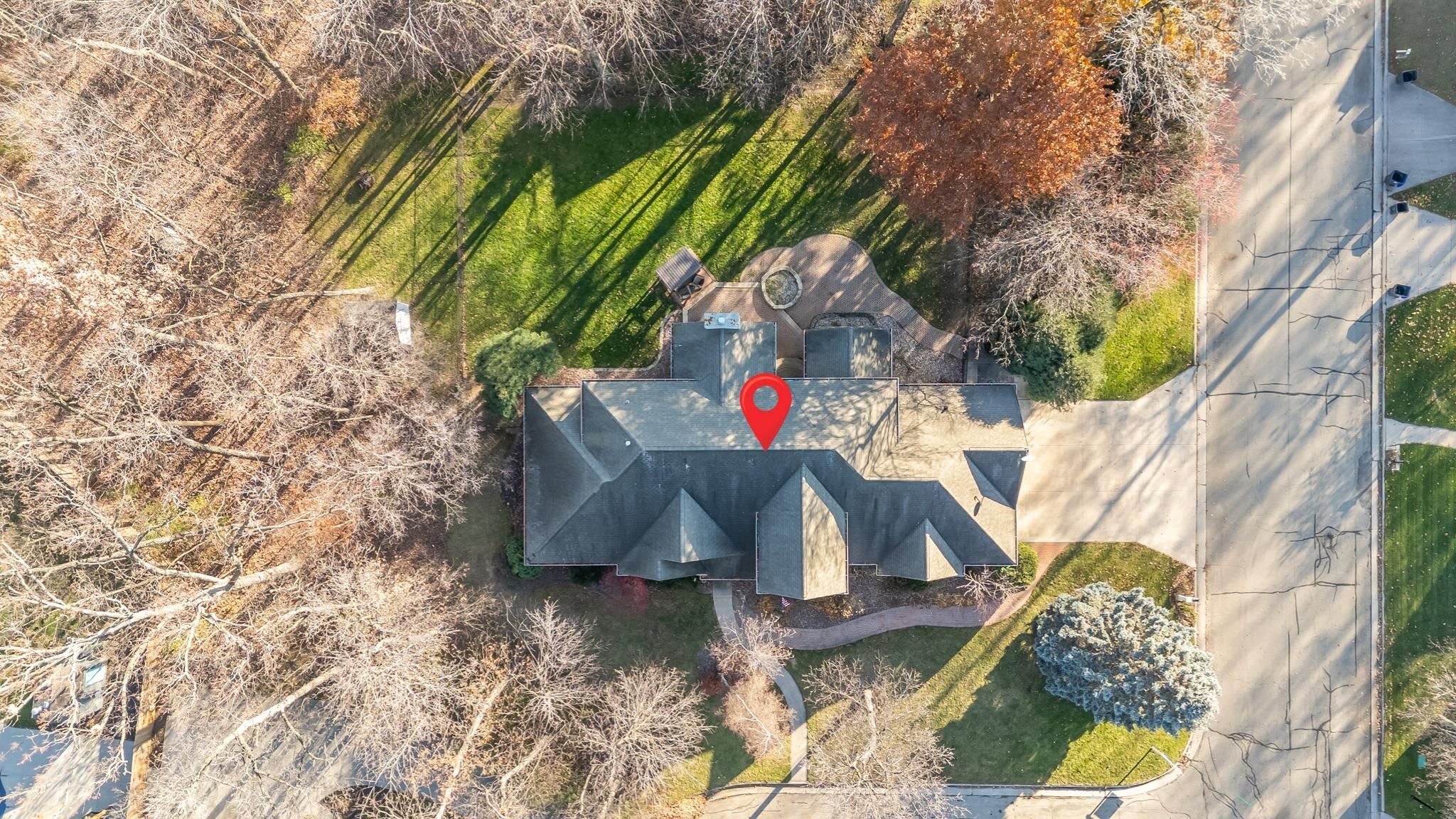 2416 WOODLAND Terrace