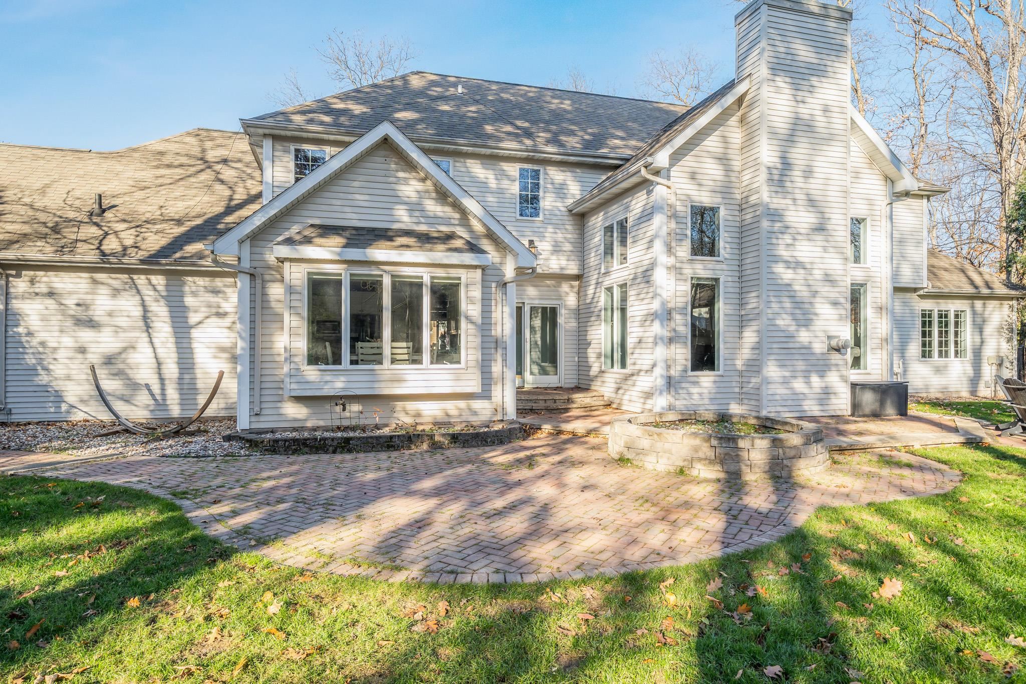 2416 WOODLAND Terrace