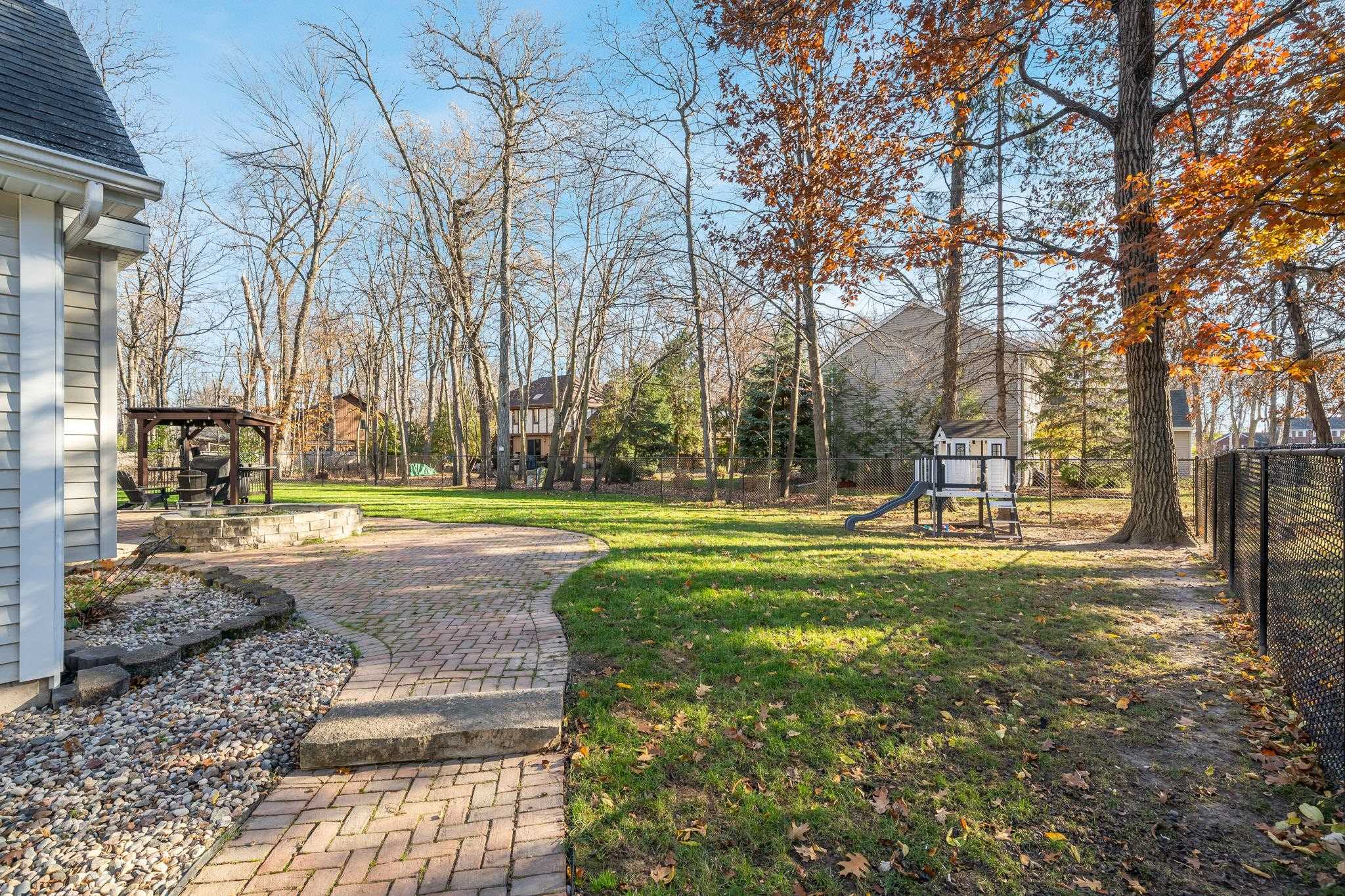 2416 WOODLAND Terrace