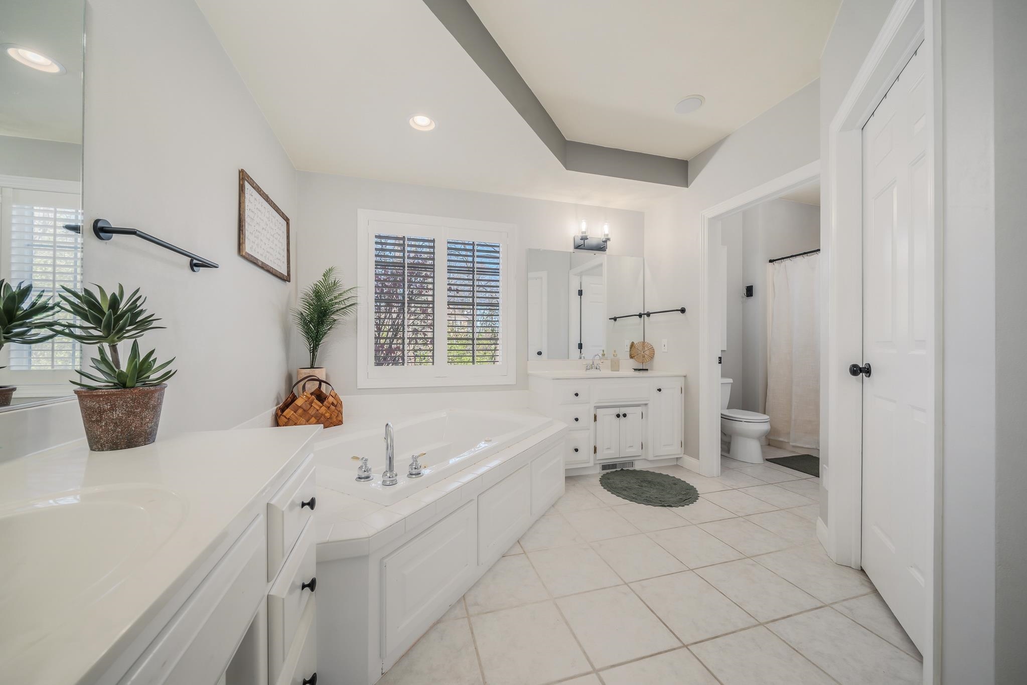 2416 WOODLAND Terrace