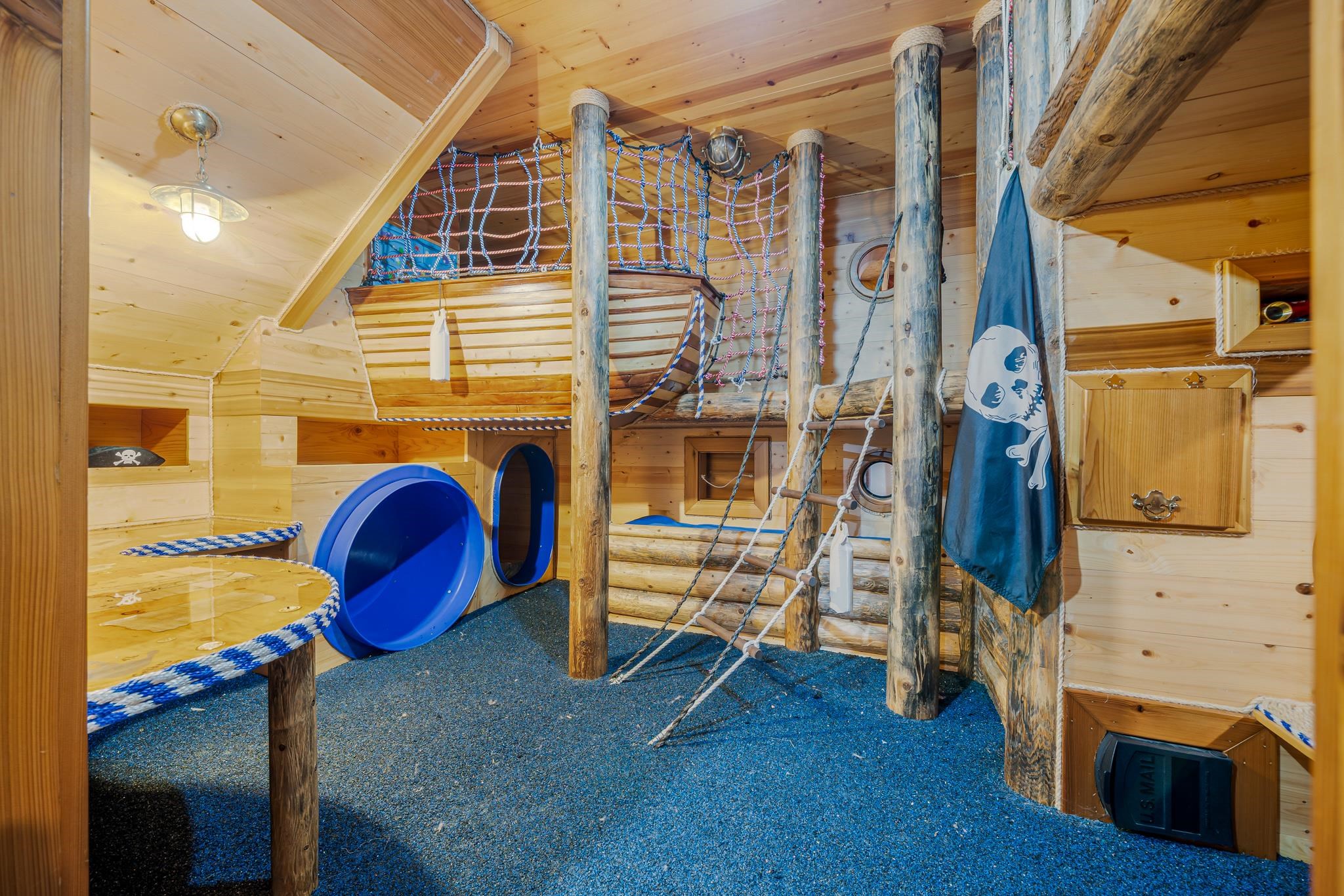 2416 WOODLAND Terrace