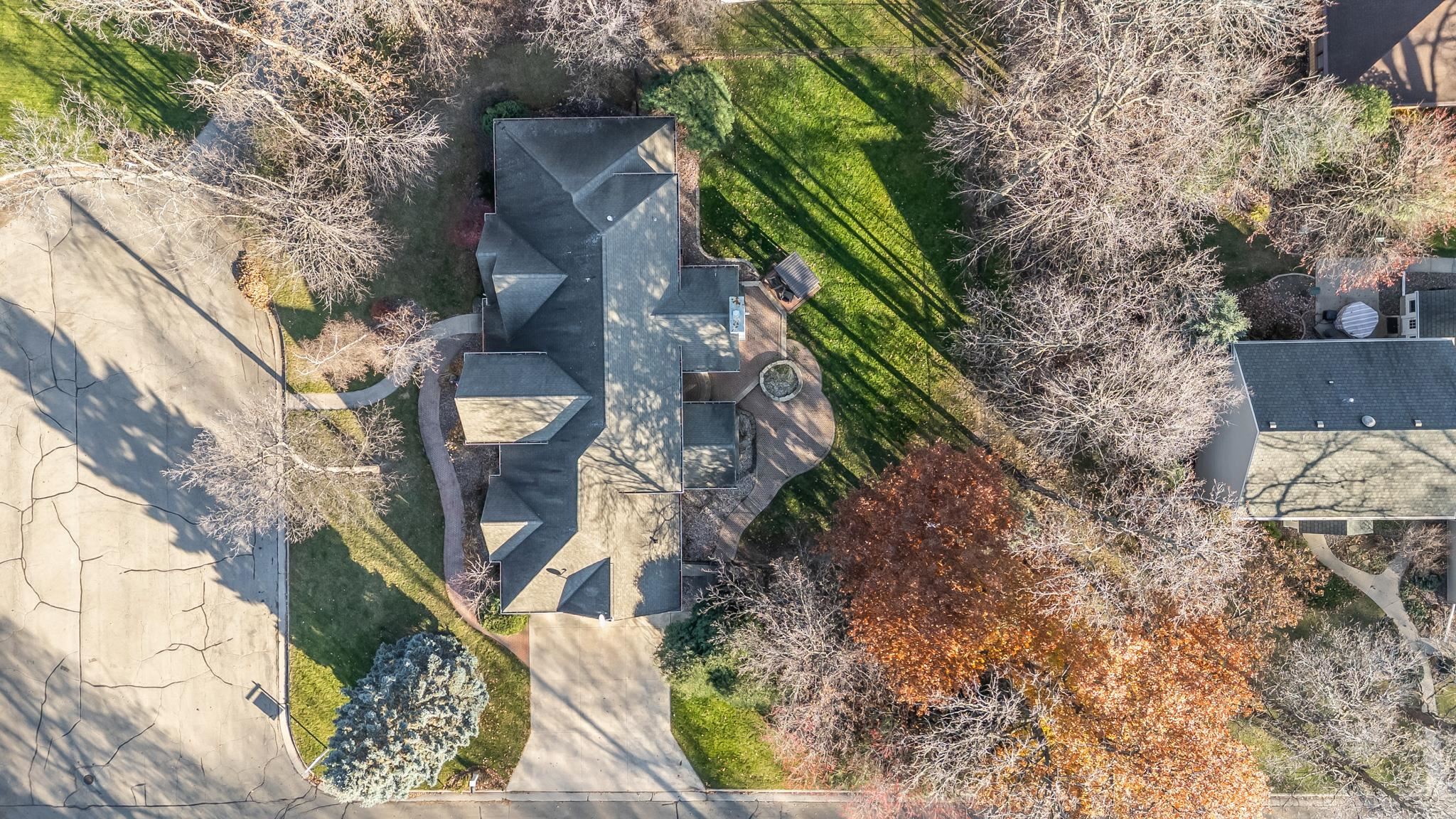 2416 WOODLAND Terrace