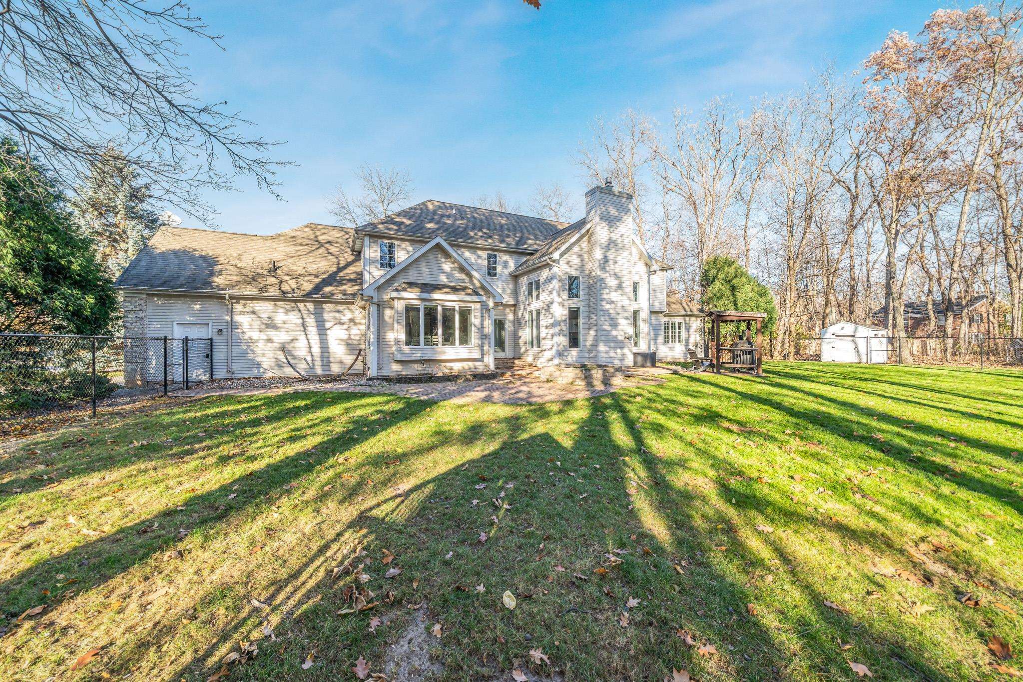 2416 WOODLAND Terrace