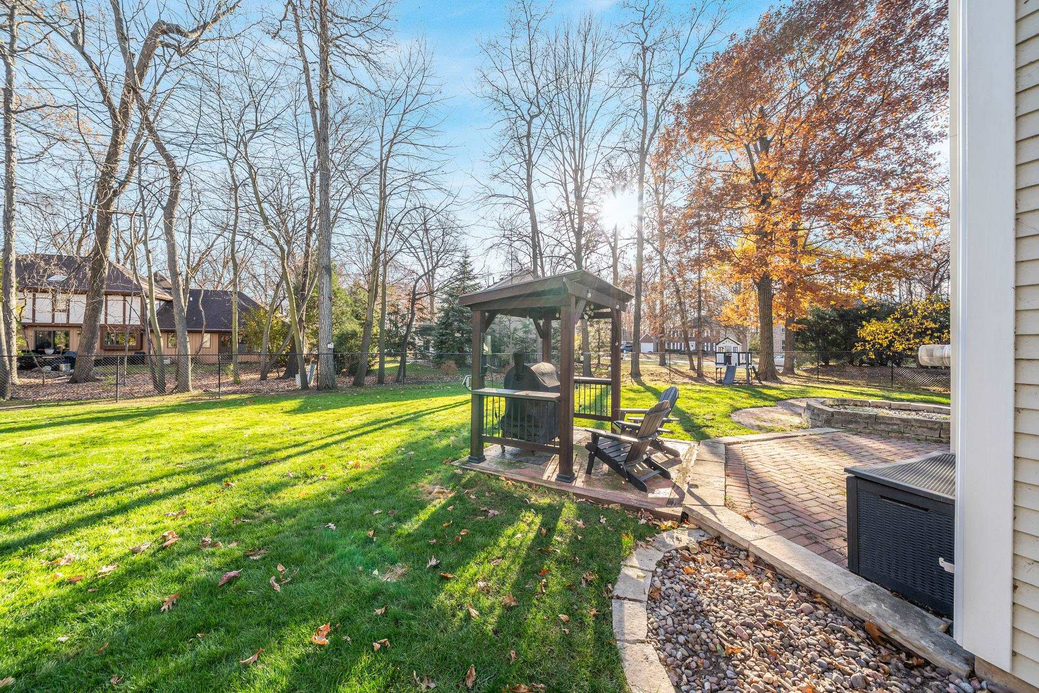 2416 WOODLAND Terrace