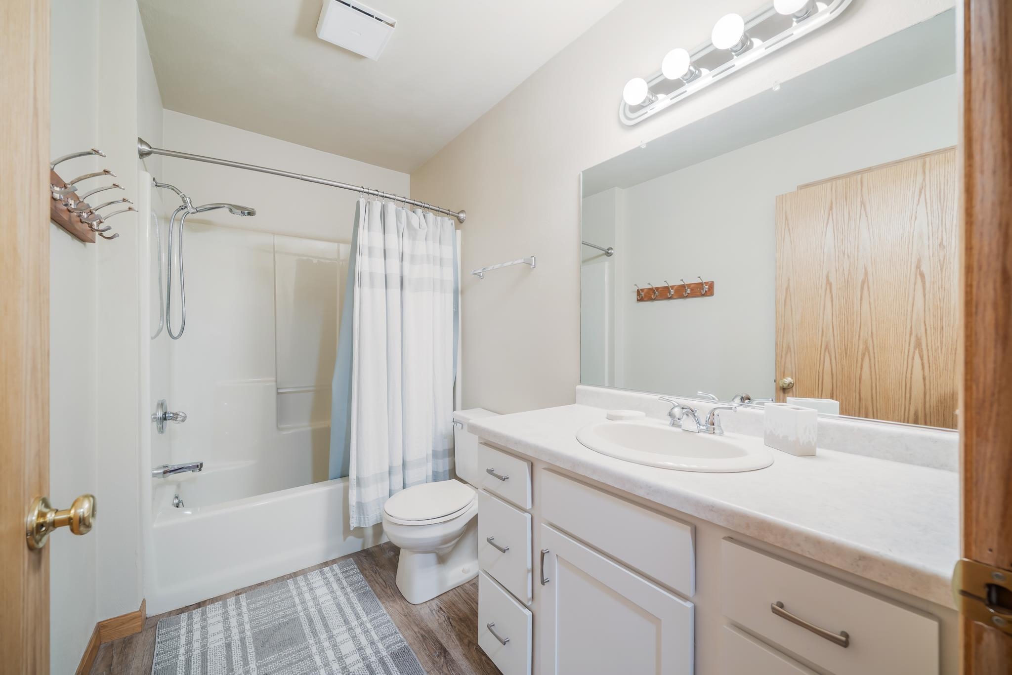 2117 CLOUDVIEW Court