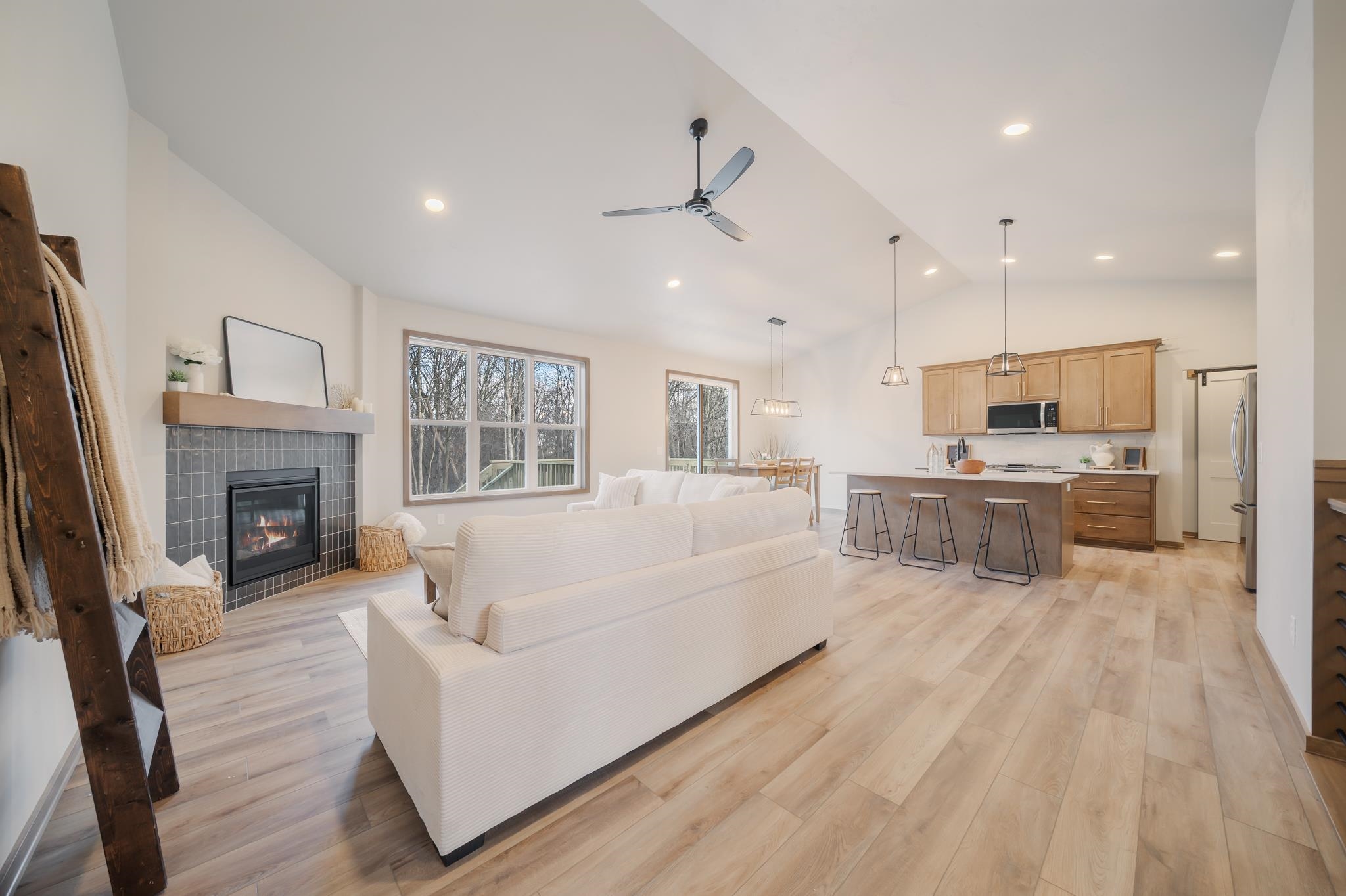 2564 N STELLITA Circle