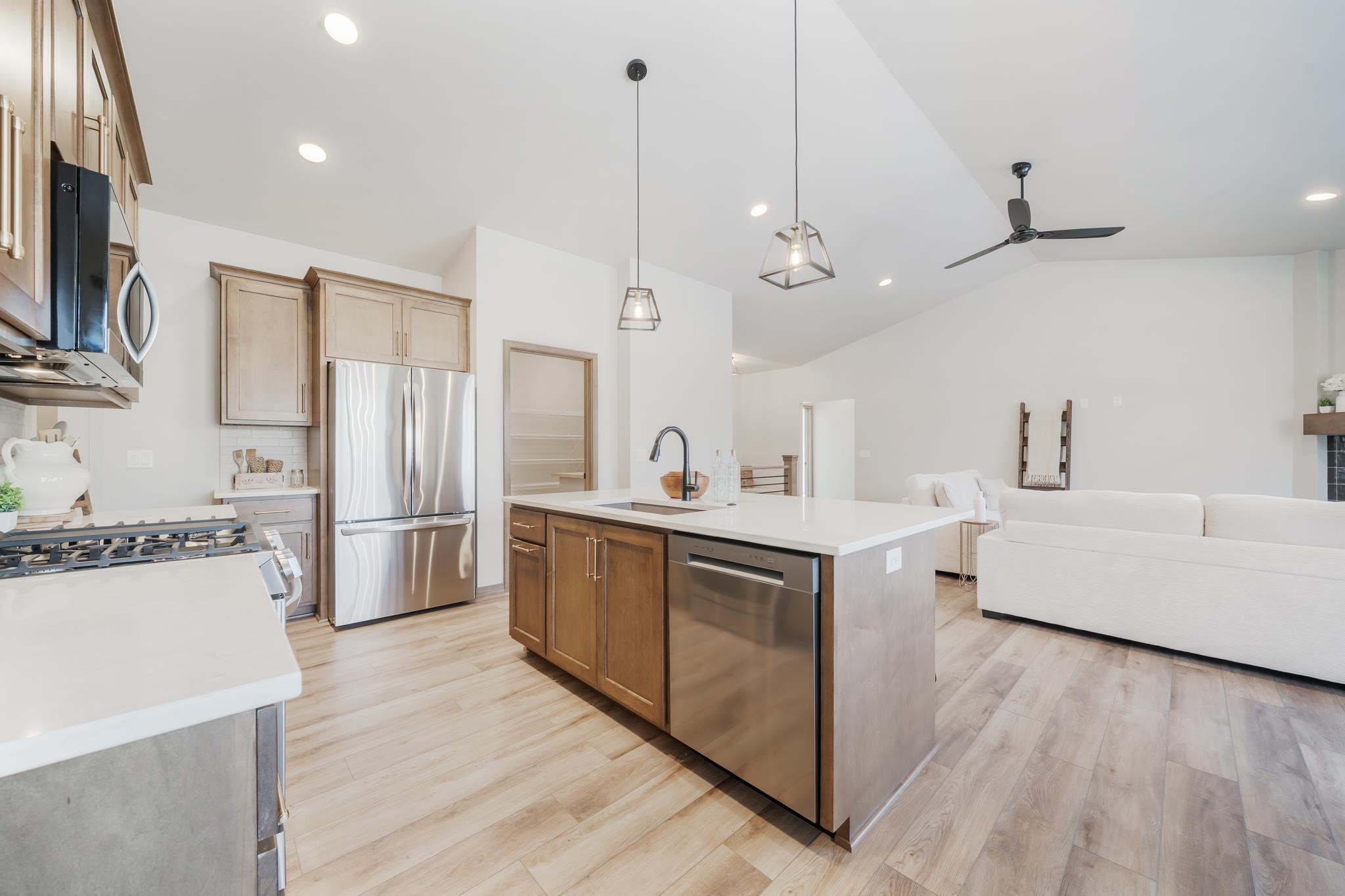 2564 N STELLITA Circle