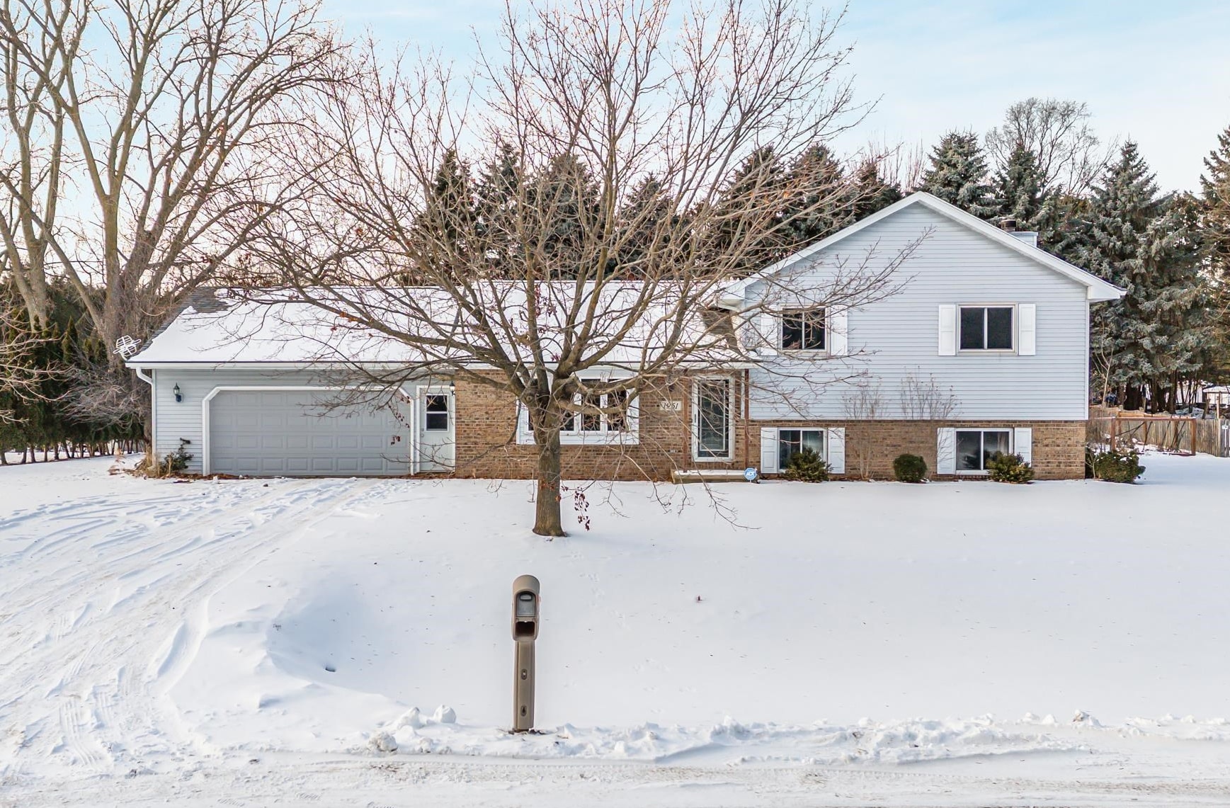 1951 AMY JO Drive