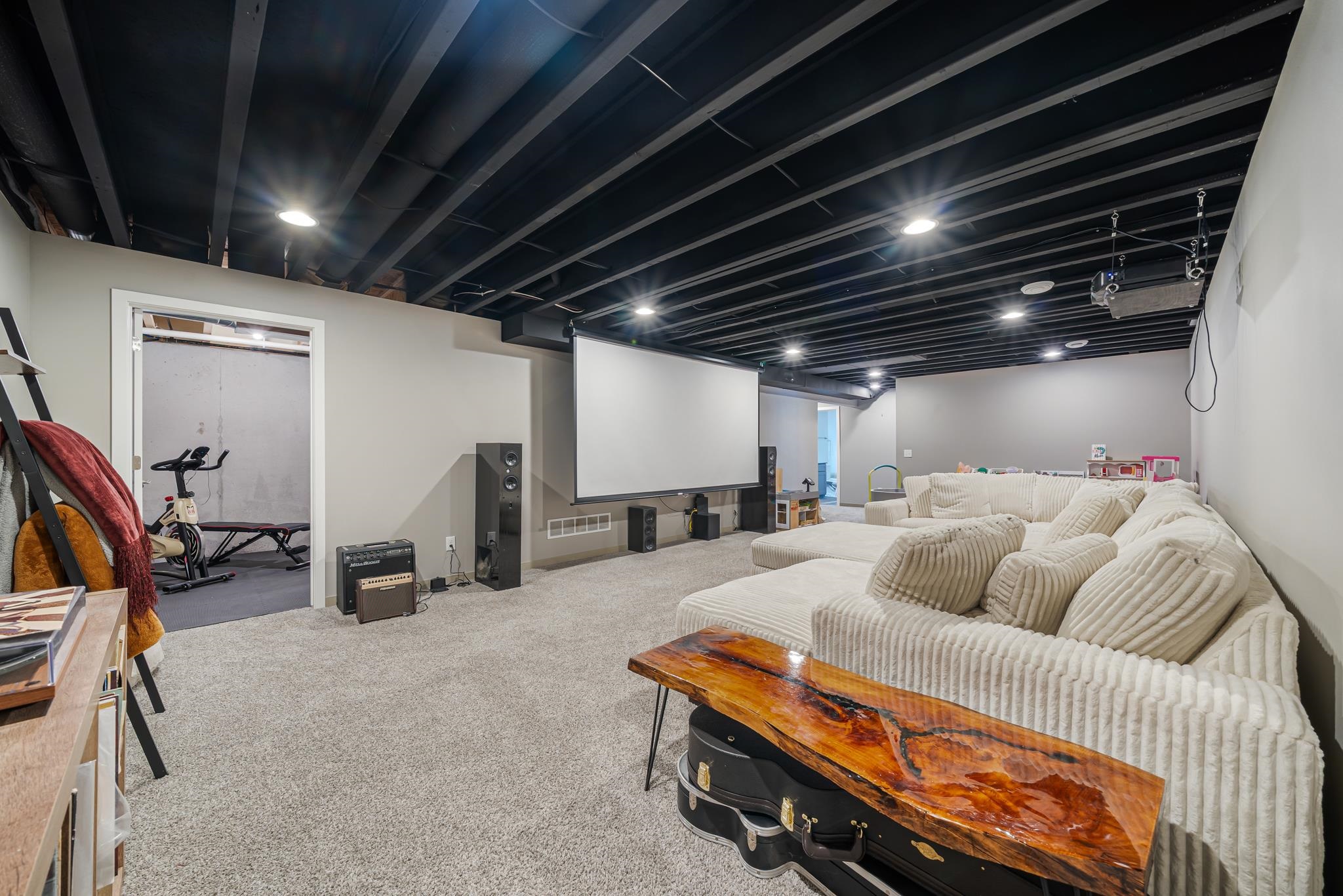 531 S SILVER FOX Drive