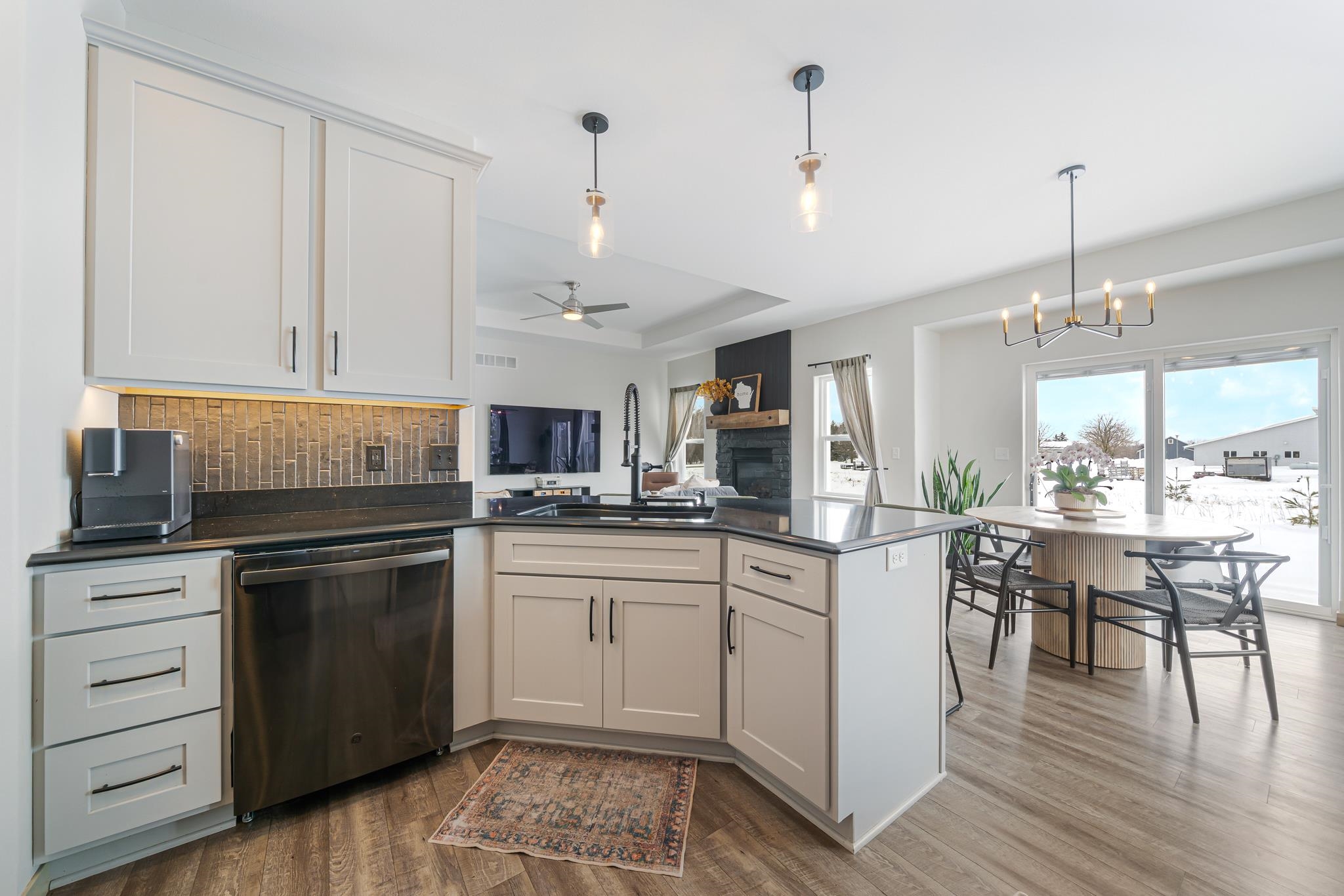 531 S SILVER FOX Drive