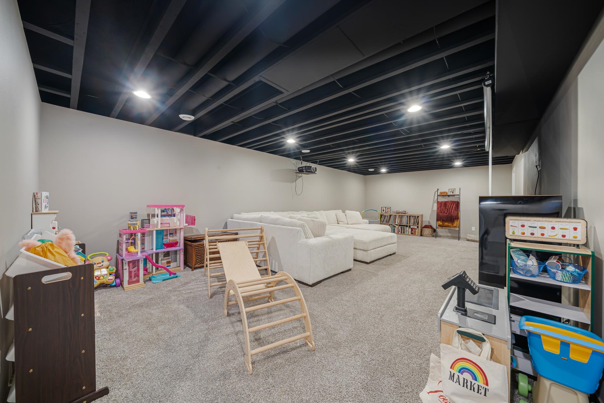 531 S SILVER FOX Drive