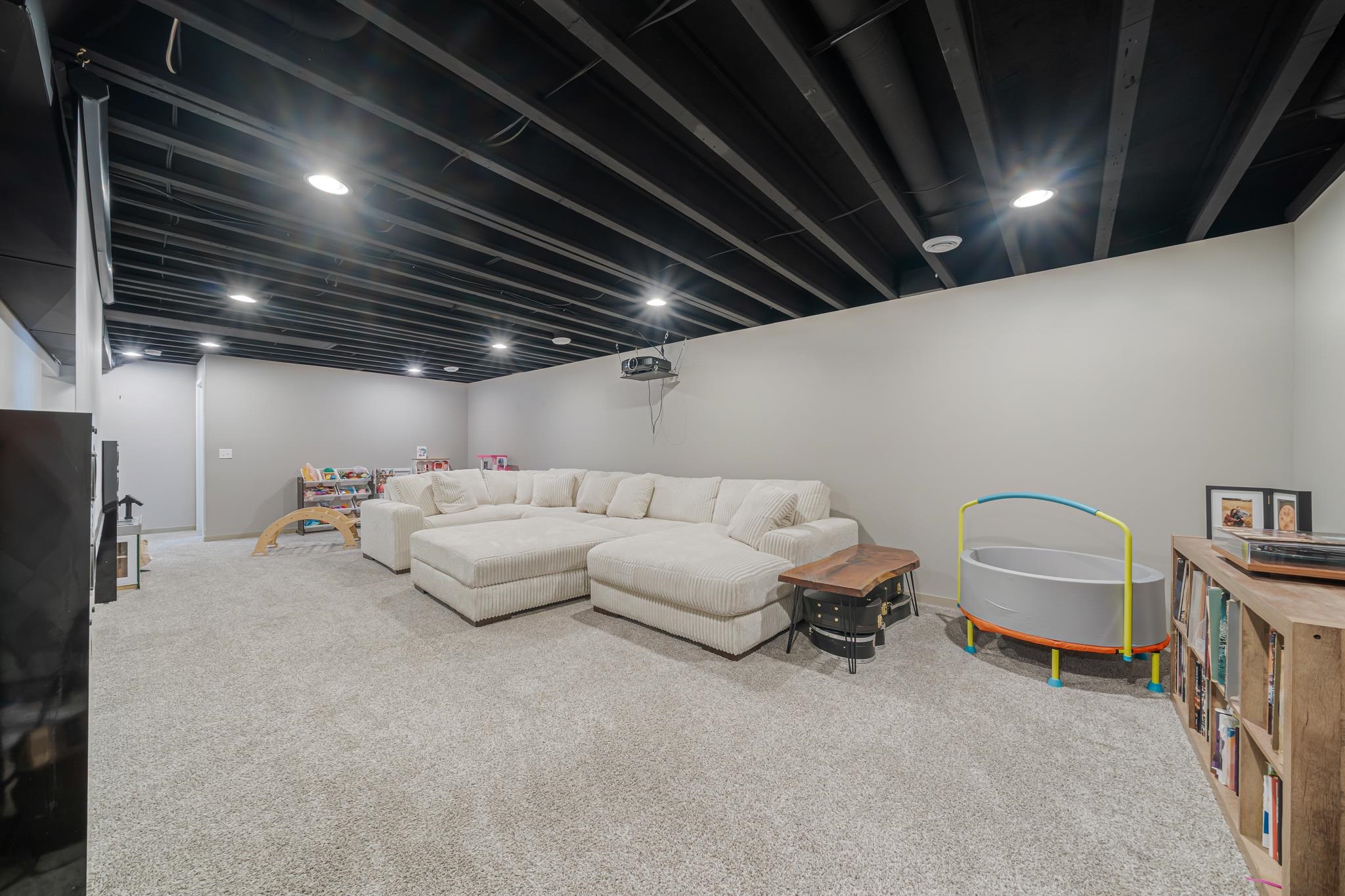 531 S SILVER FOX Drive