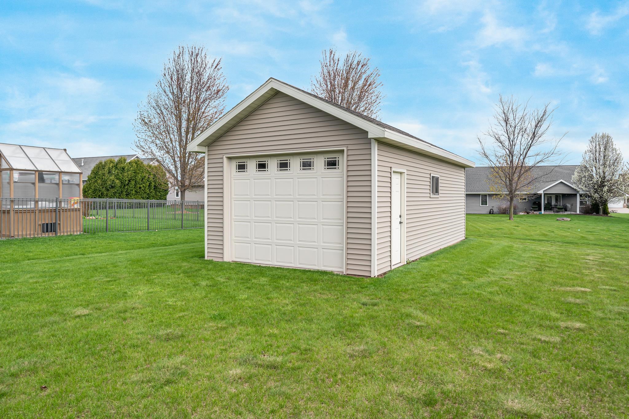 N984 GLENNVIEW Drive