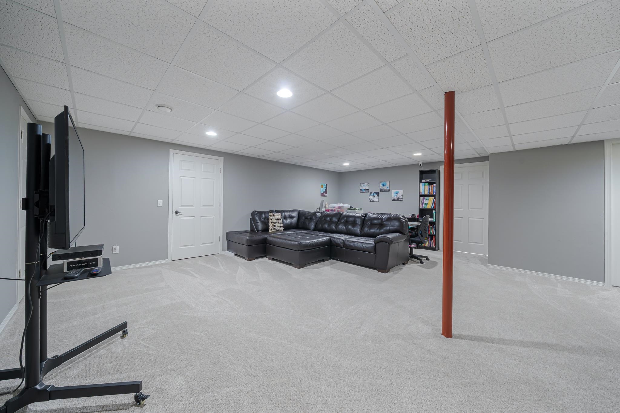 N984 GLENNVIEW Drive