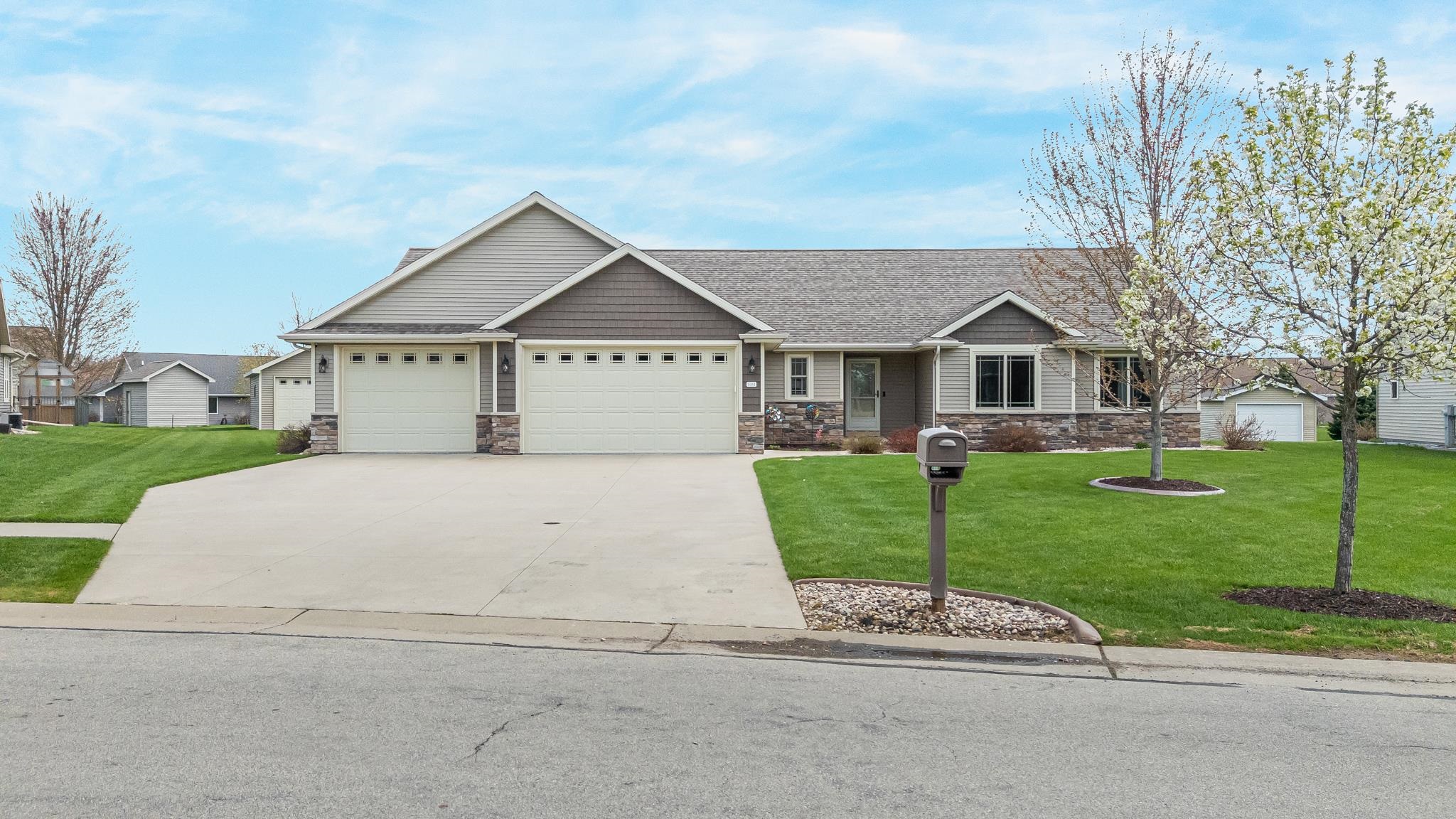 N984 GLENNVIEW Drive